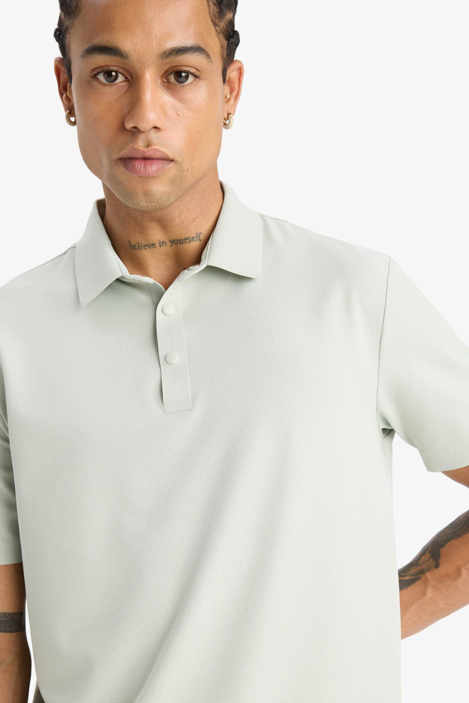 DeFactoFit Standart Fit Polo Yaka Sporcu Kısa Kollu Tişört