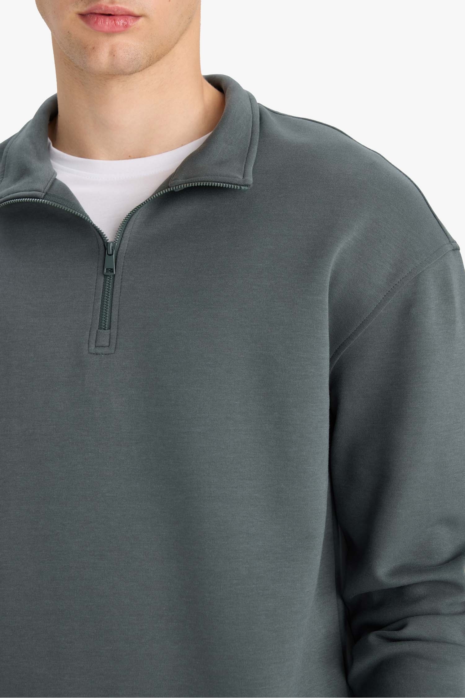 Boxy Fit Dik Yaka Yarım Fermuarlı Skuba Dalgıç Kumaş Sweatshirt 