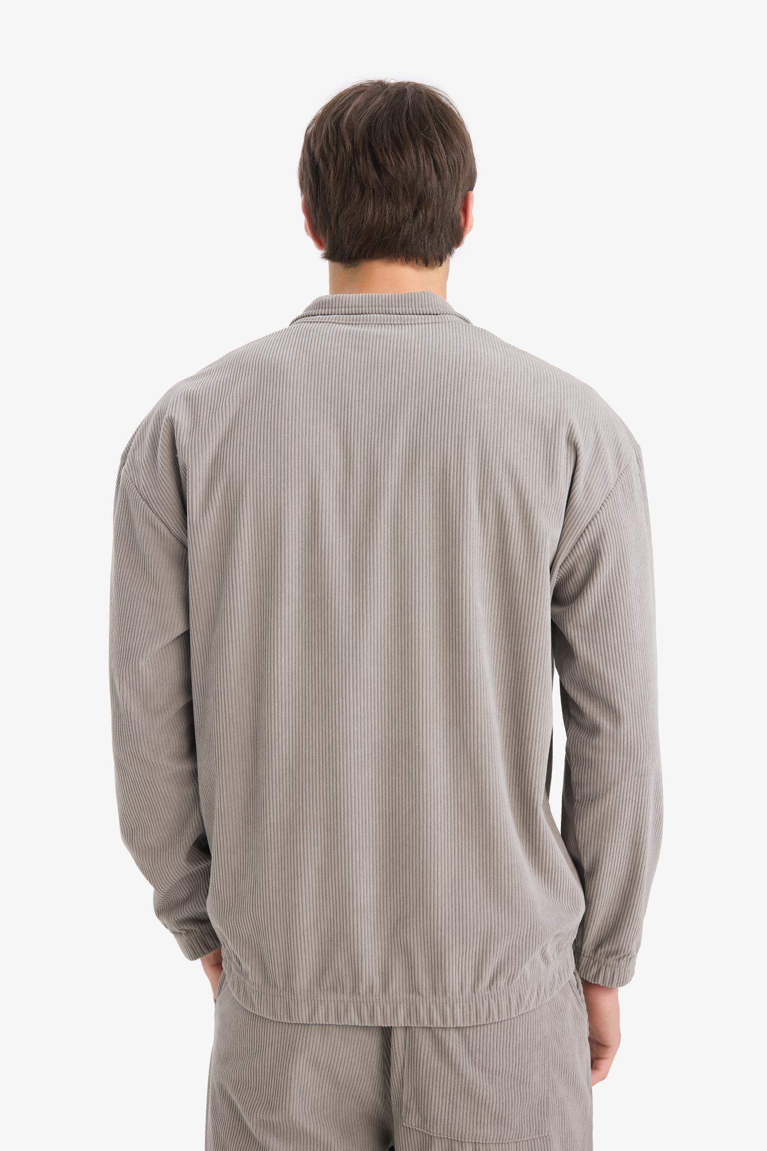 سويت شيرت مخمل اوفر سايز بياخة عالية بسحاب