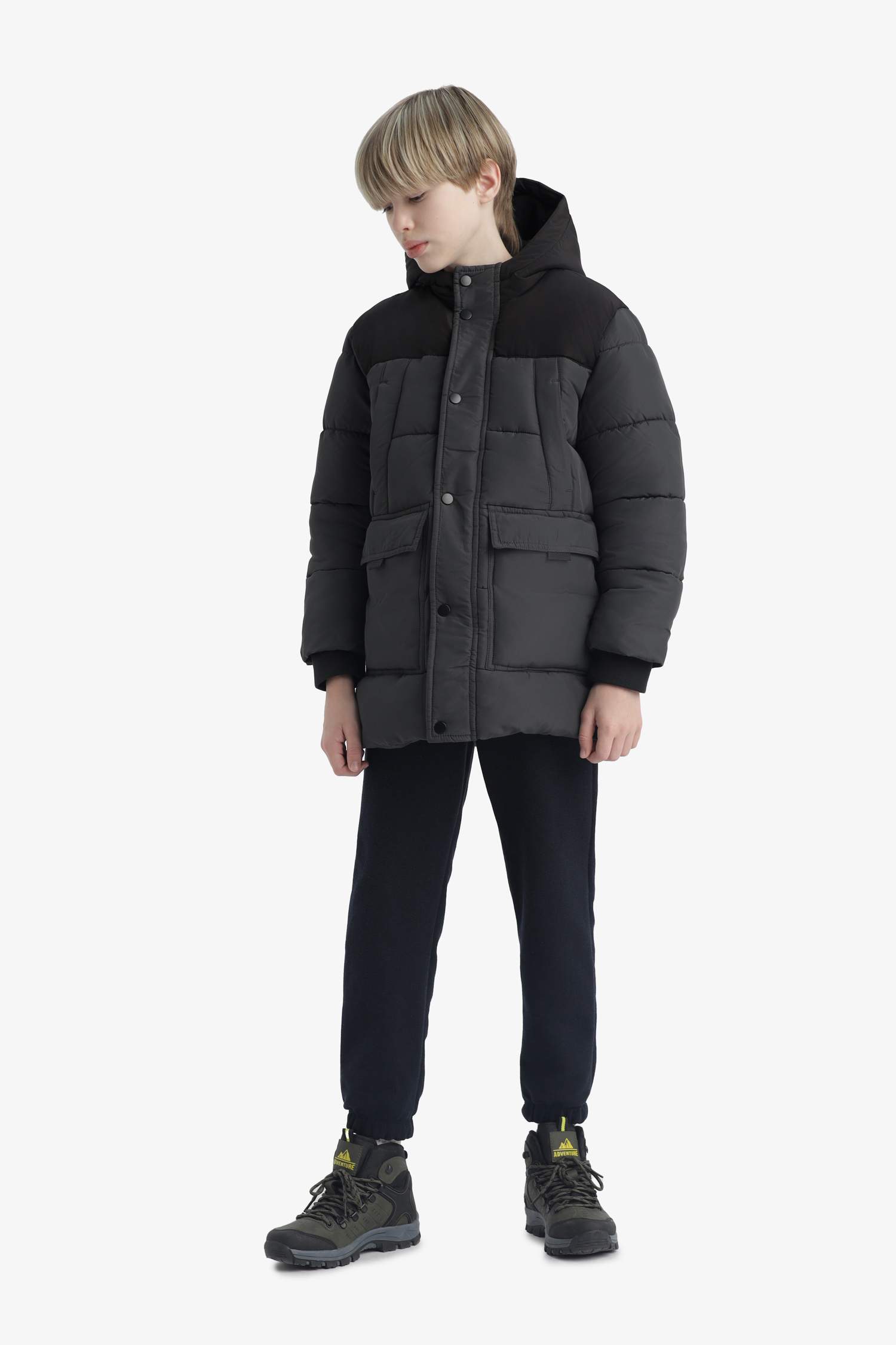 جاكيت بامب اولادي طويل وتر بروف بكابيشون وبطانة صوفية