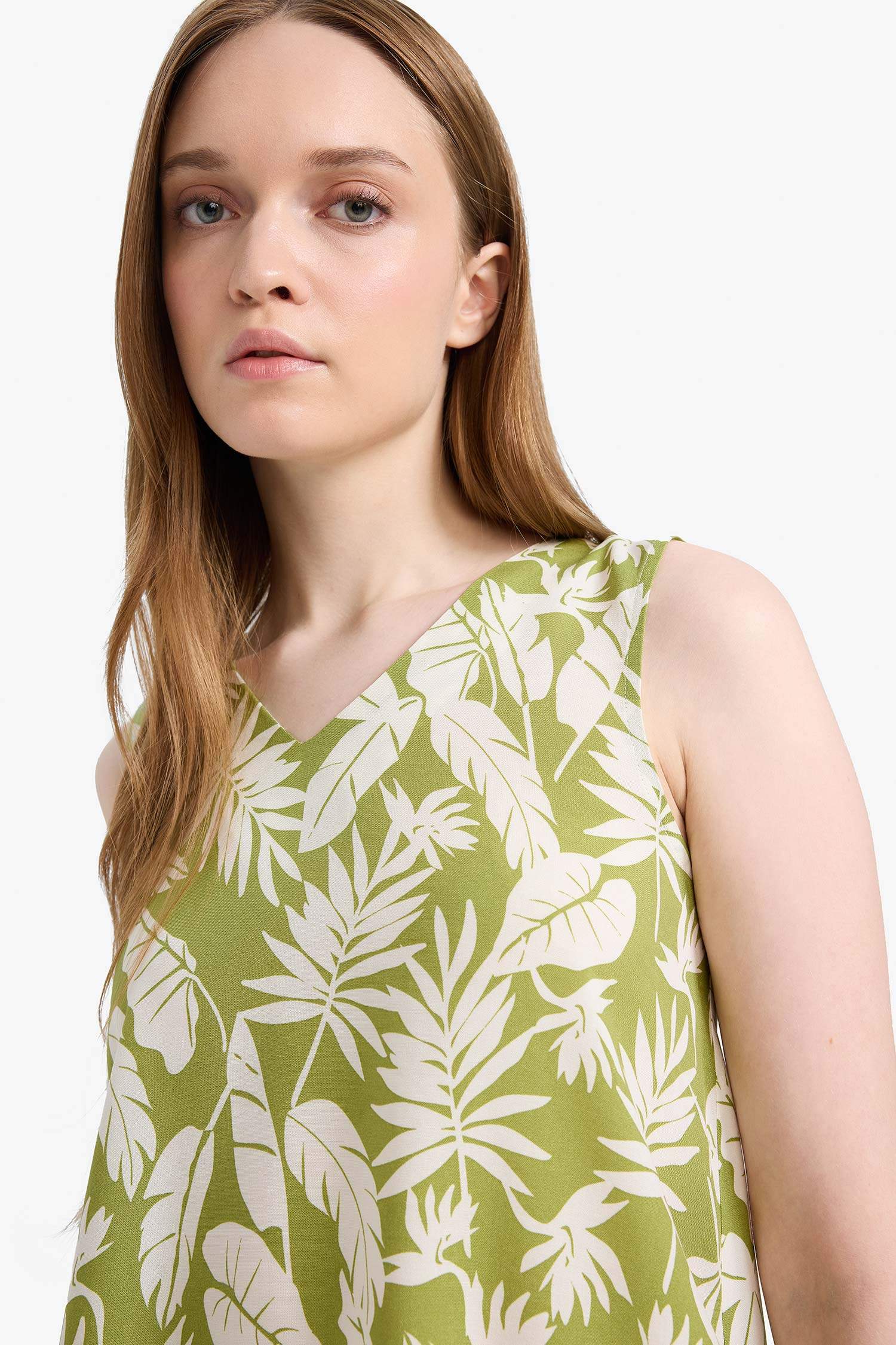 Regular Fit V Yaka Desenli Kolsuz Bluz