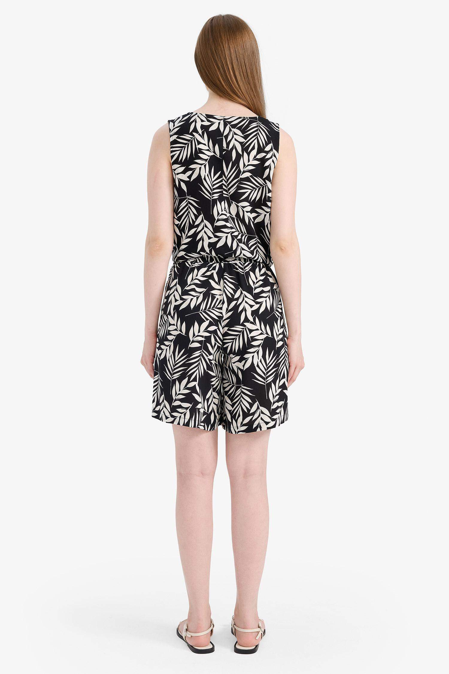 شورت قصة عادية بجيب وخصر مطاطي