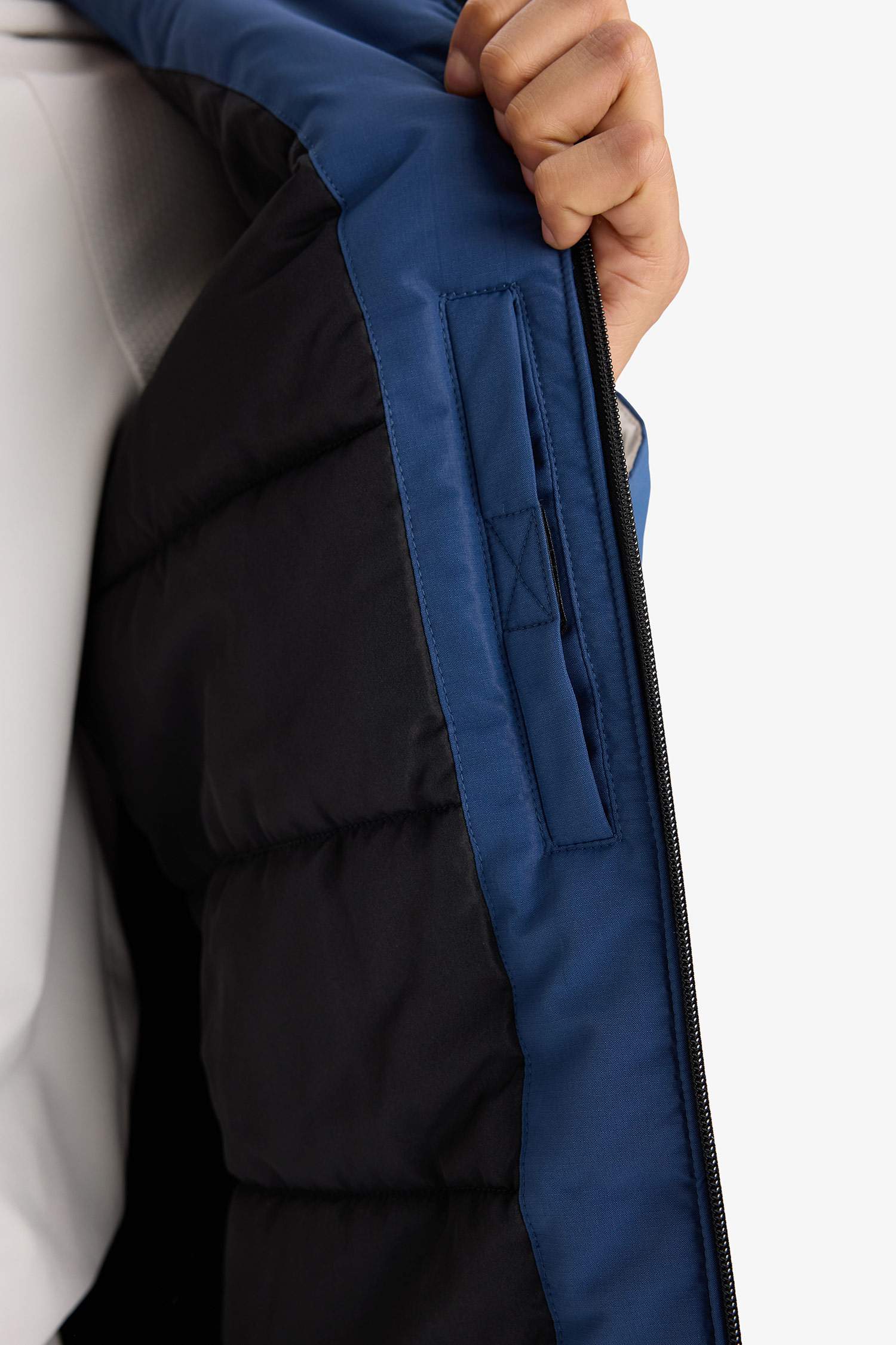 DeFactoFit Regular Fit Hooded Zippered Waterproof Jacket