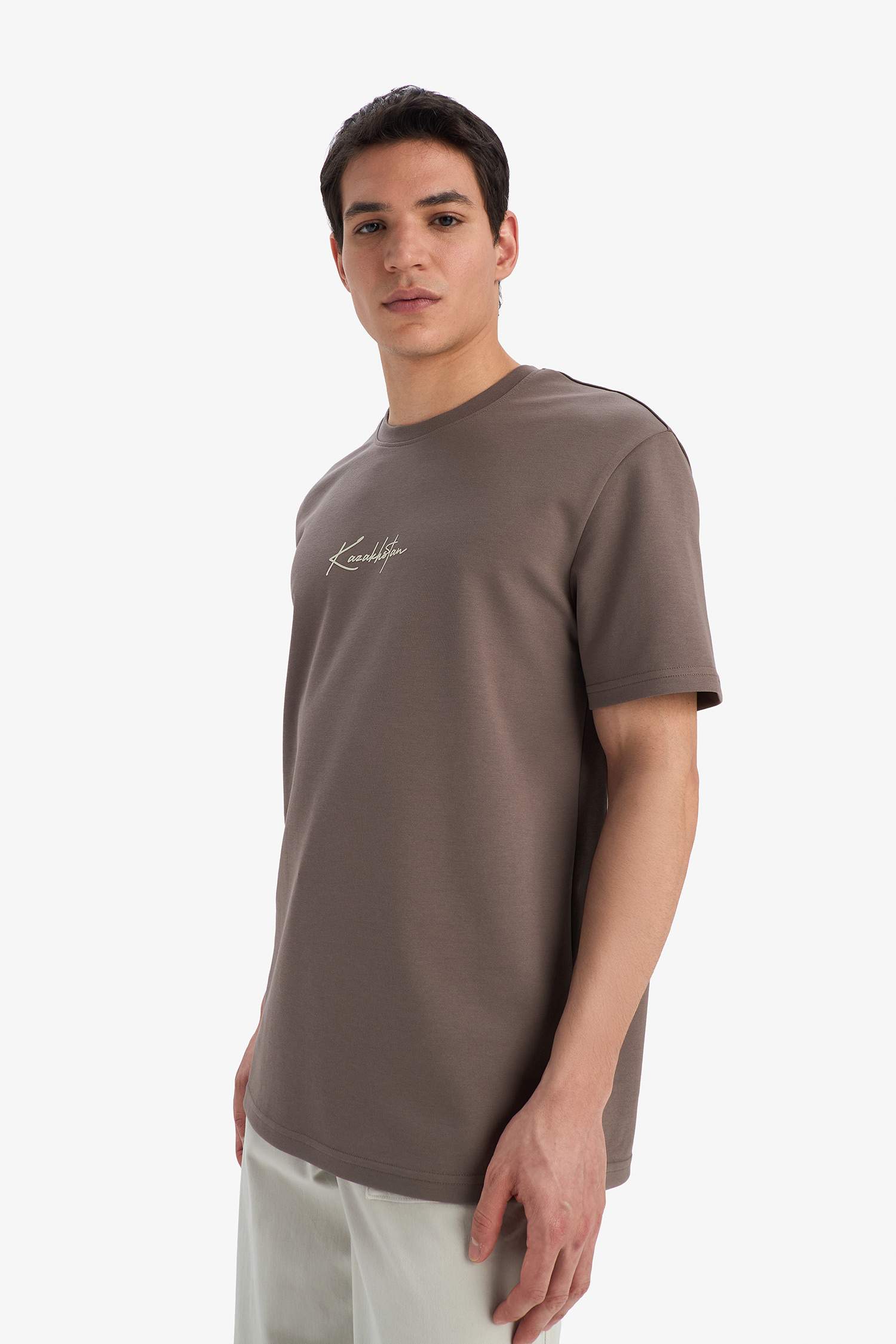 Регулярный крой, футболка с коротким рукавом с надписью