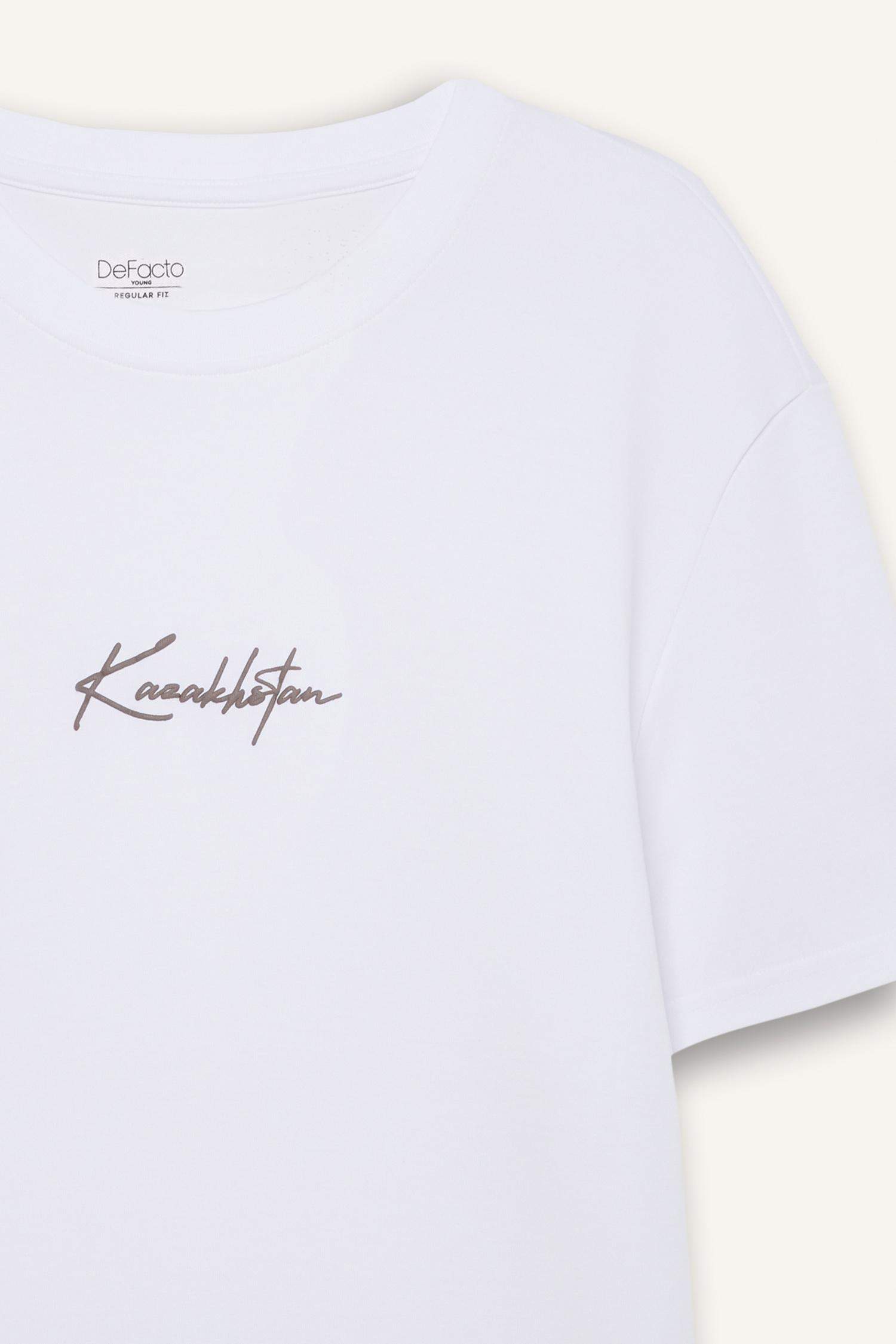 Регулярный крой, футболка с коротким рукавом с надписью