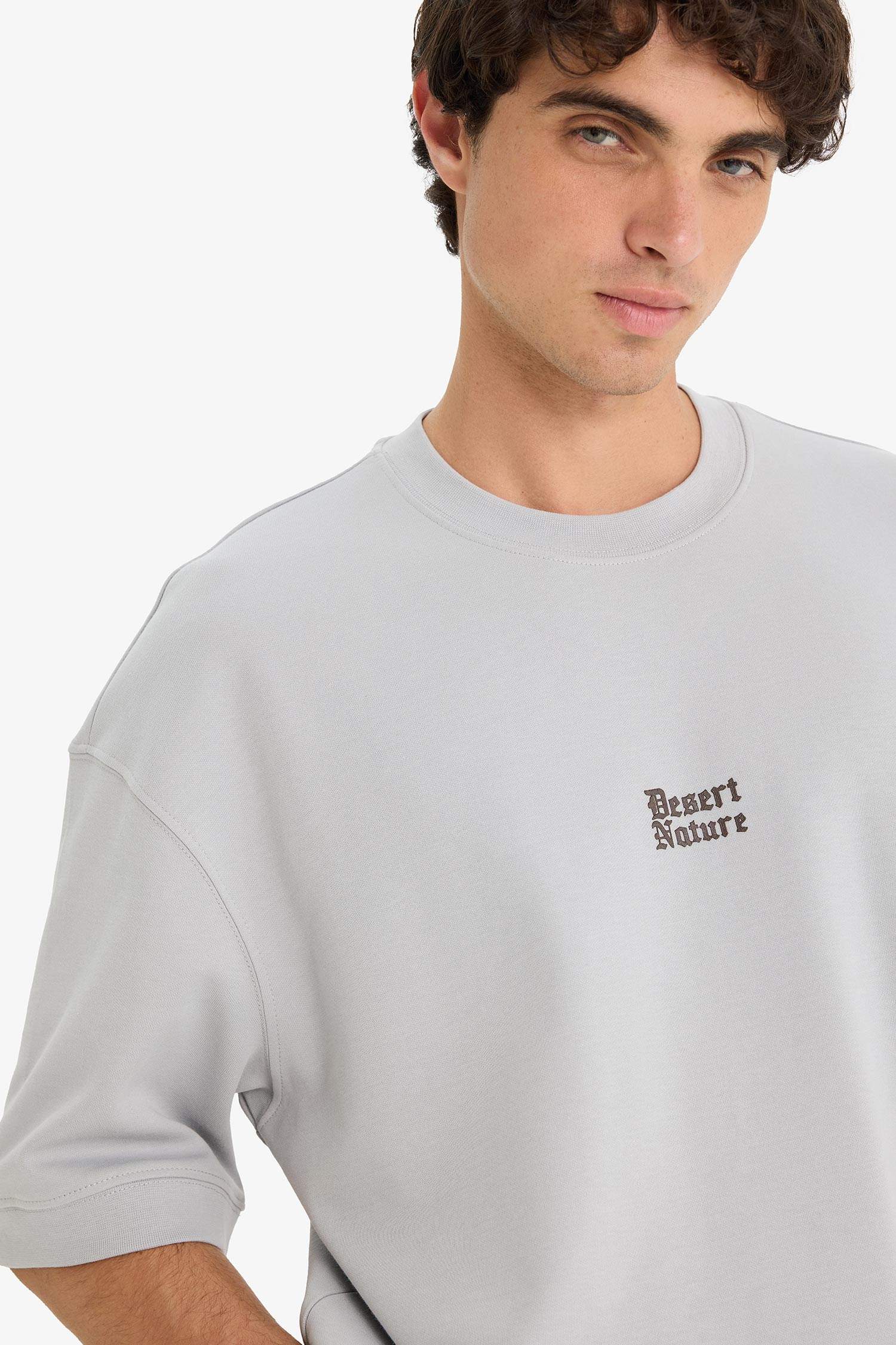 Loose Fit Rahat Kesim Bisiklet Yaka Baskılı Kısa Kollu Tişört