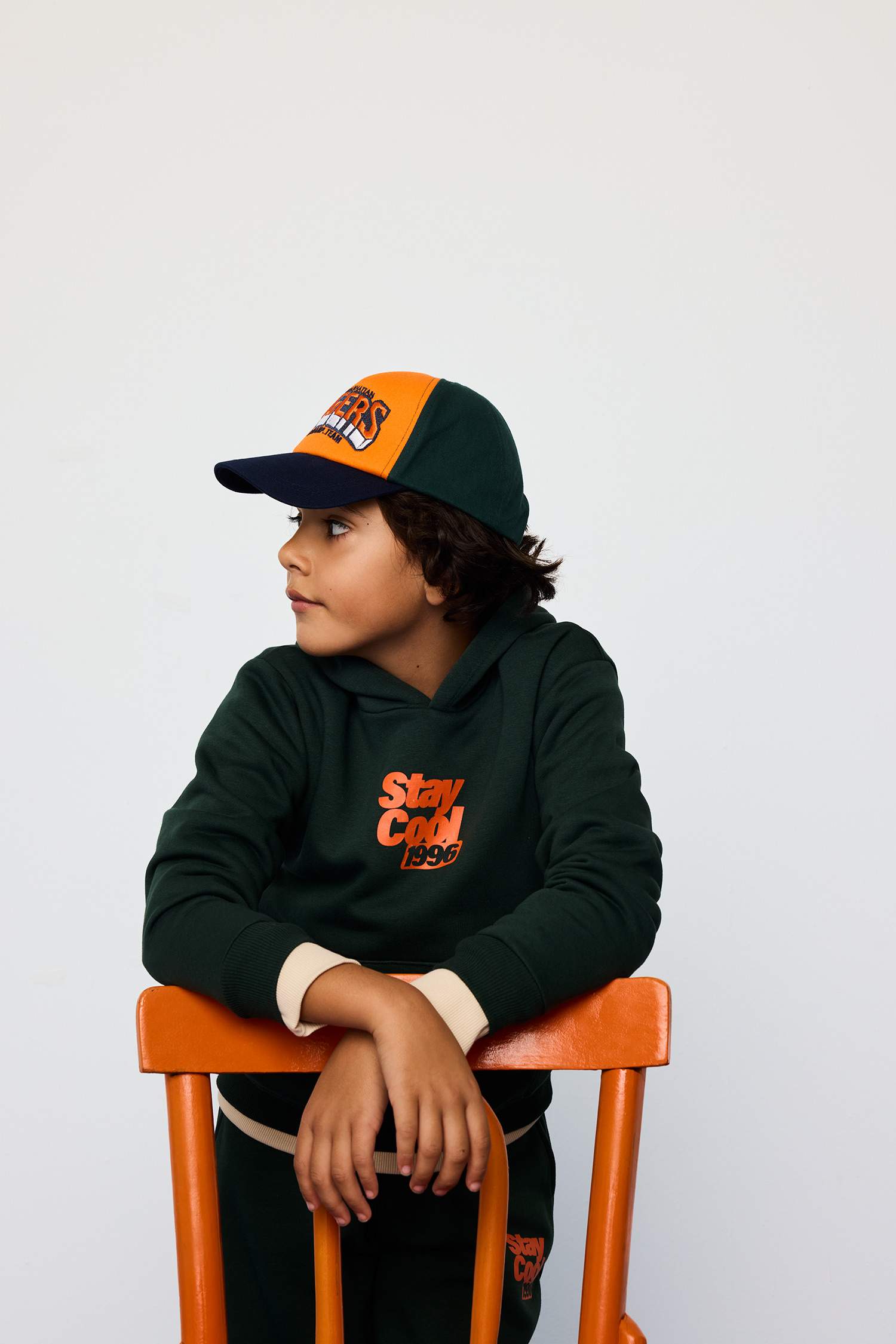 Erkek Çocuk Kapüşonlu Baskılı İçi Yumuşak Tüylü Sweatshirt 