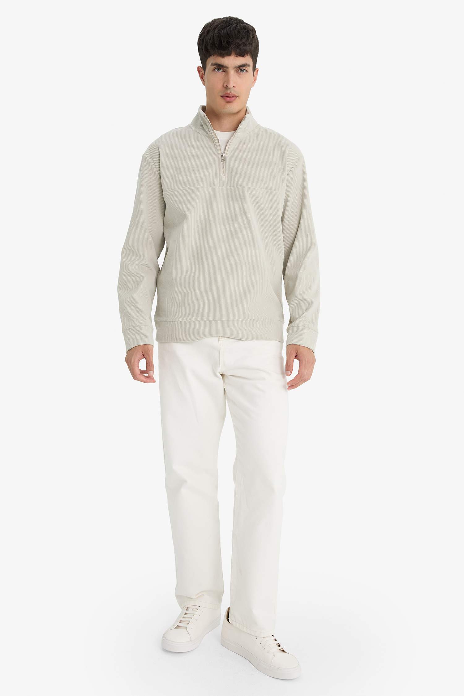 Regular Fit Dik Yaka Yarım Fermuarlı Fitilli Kadife Sweatshirt