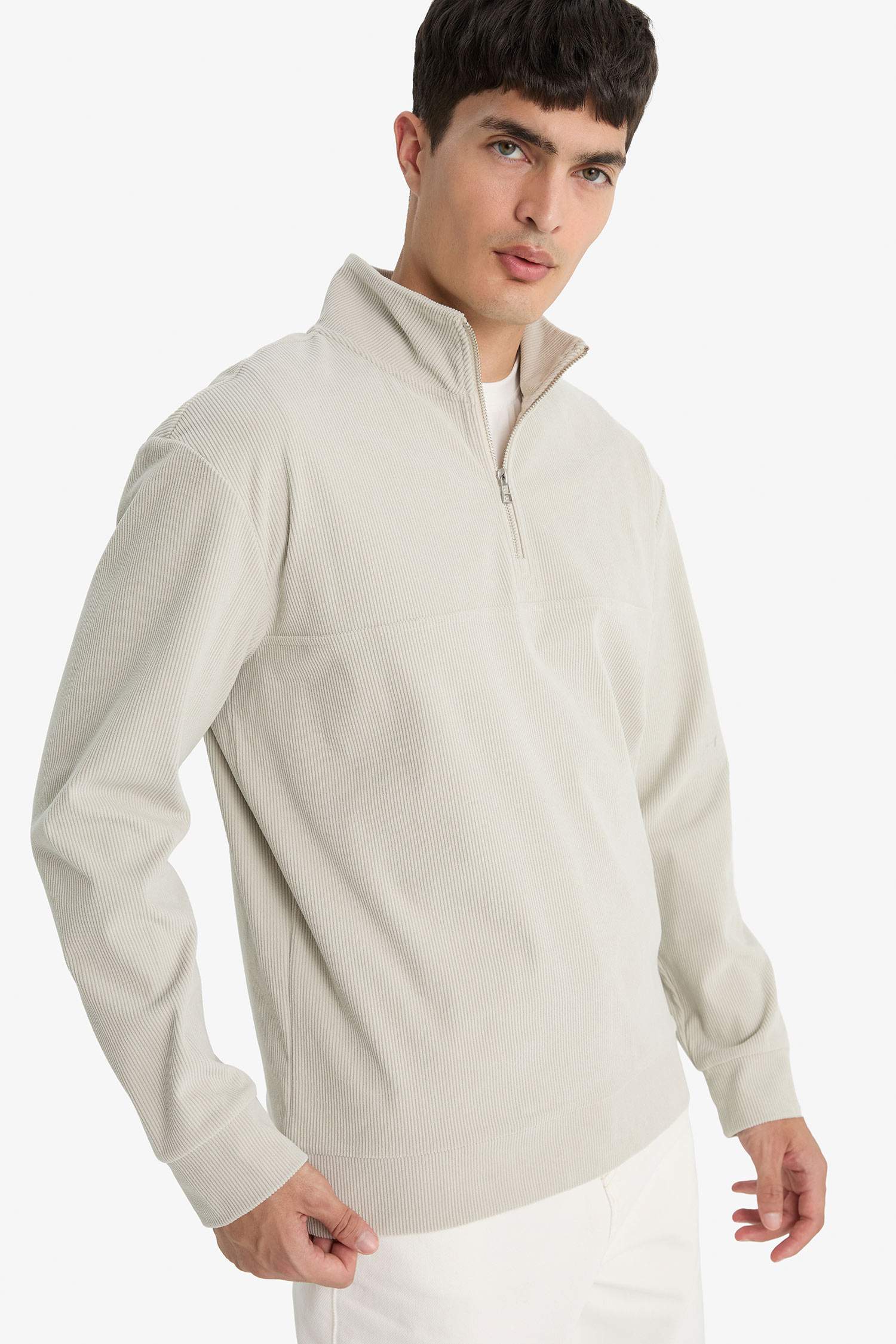 Regular Fit Dik Yaka Yarım Fermuarlı Fitilli Kadife Sweatshirt