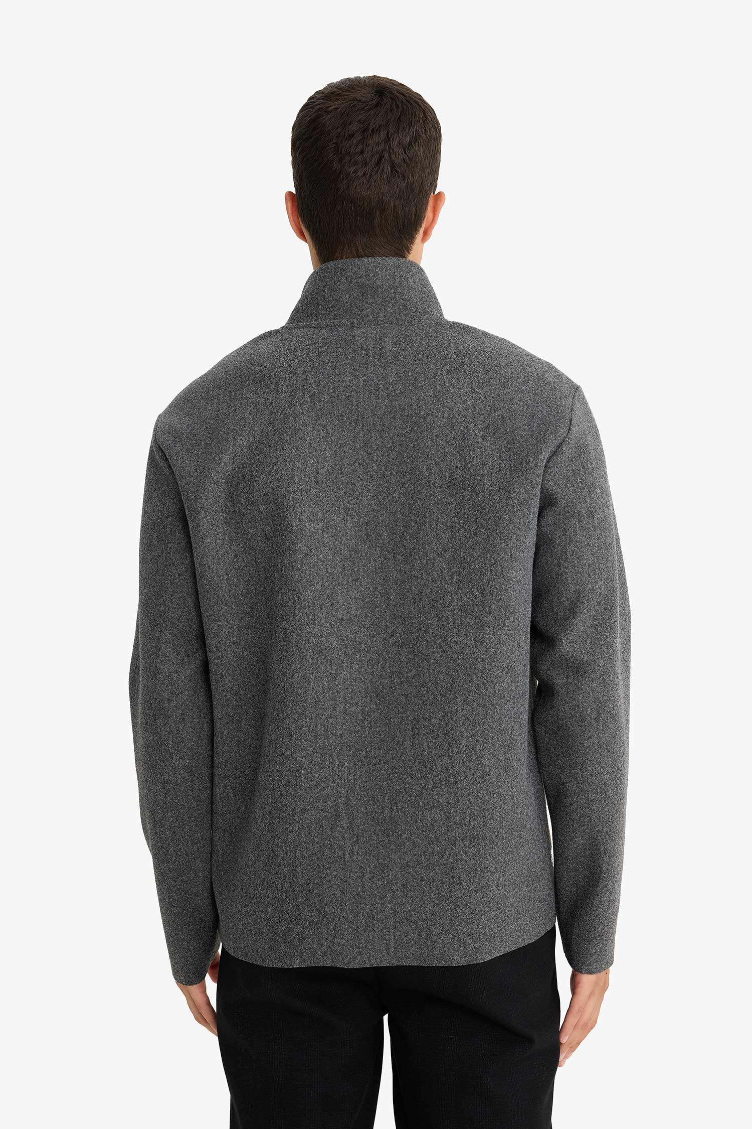 سويت شيرت قصة عادية بنص سحاب