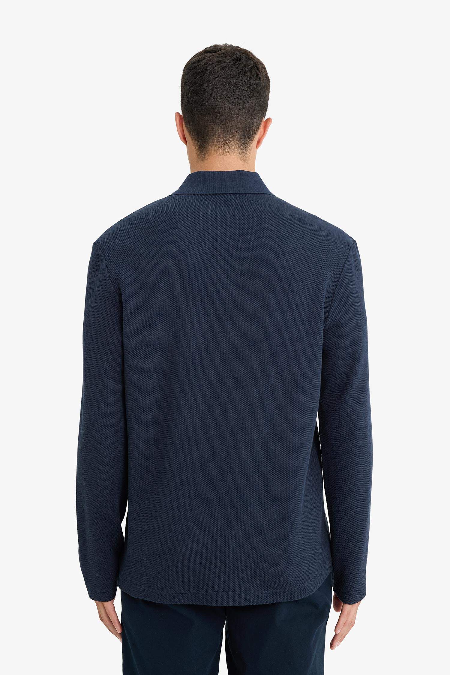 سويت شيرت قصة عادية برقبة بولو