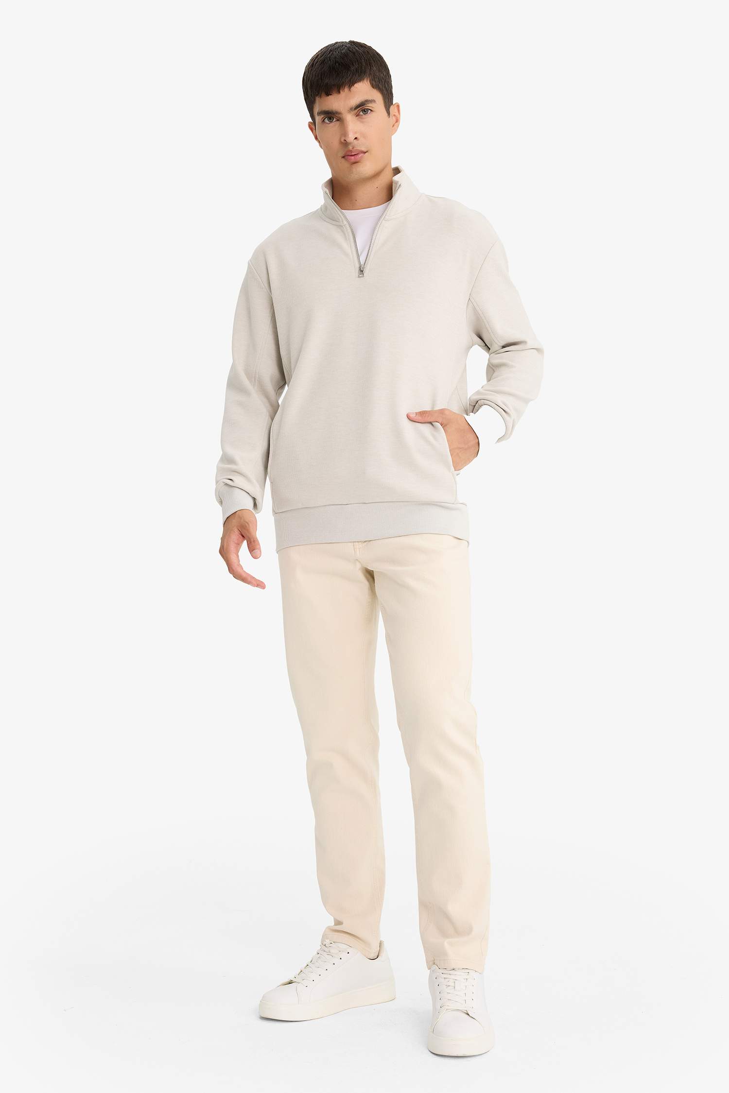 Regular Fit Yarım Fermuarlı Sweatshirt