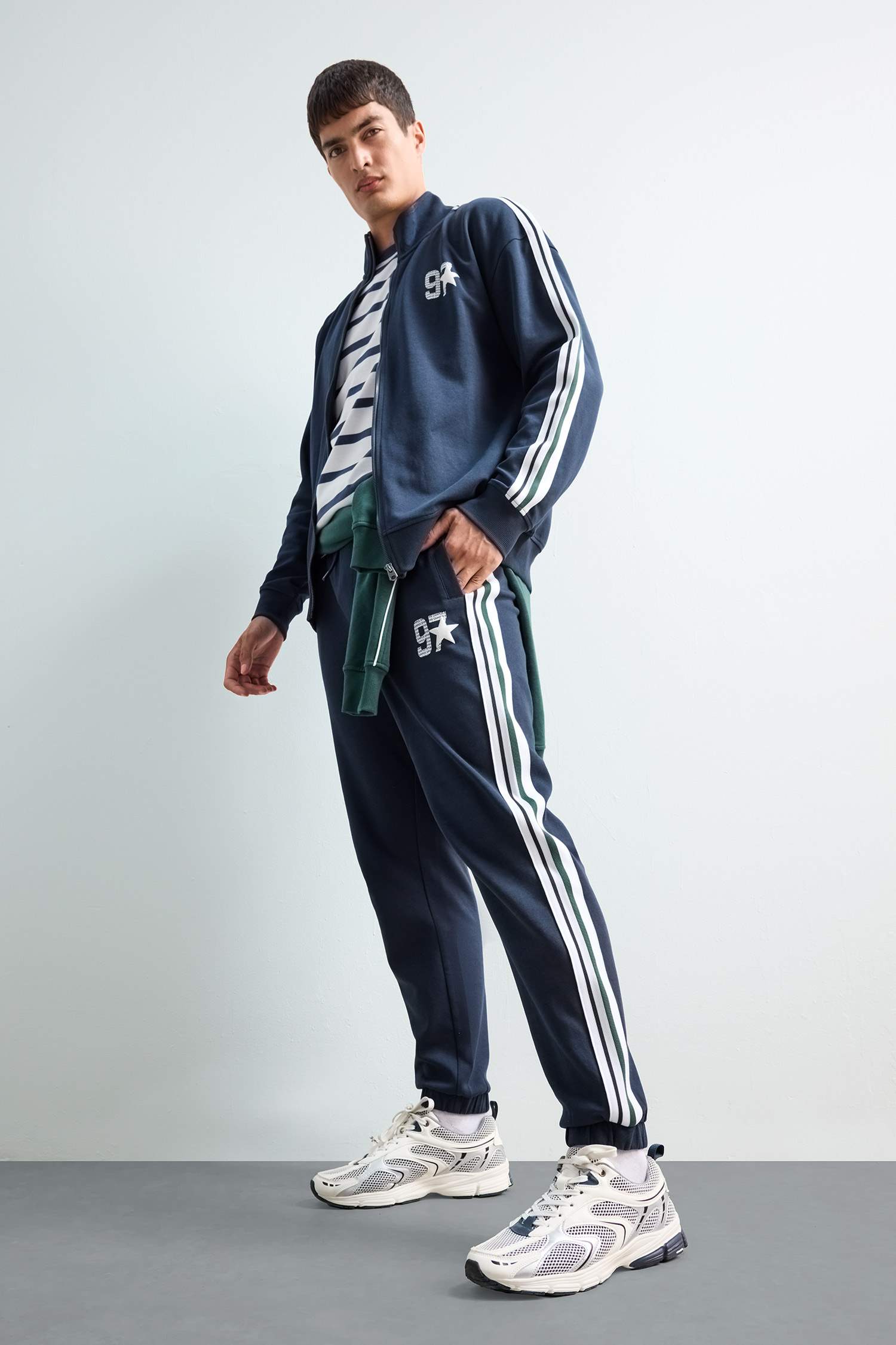 Regular Fit Beli Bağcıklı Cepli Paçası Lastikli Baskılı Jogger Eşofman Altı