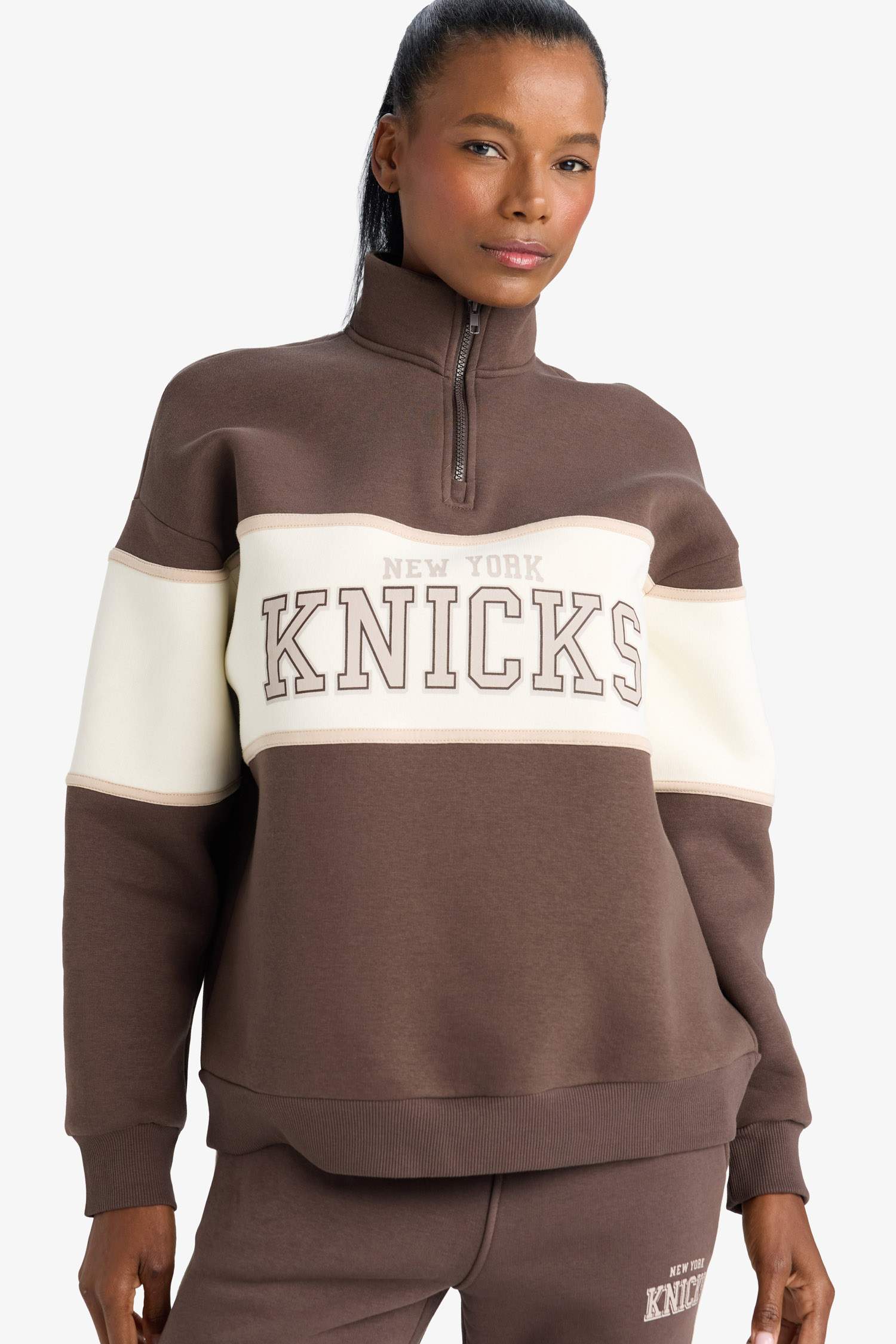 NBA New York Knicks Oversize Geniş Kalıp Yarım Fermuarlı Sporcu Sweatshirt