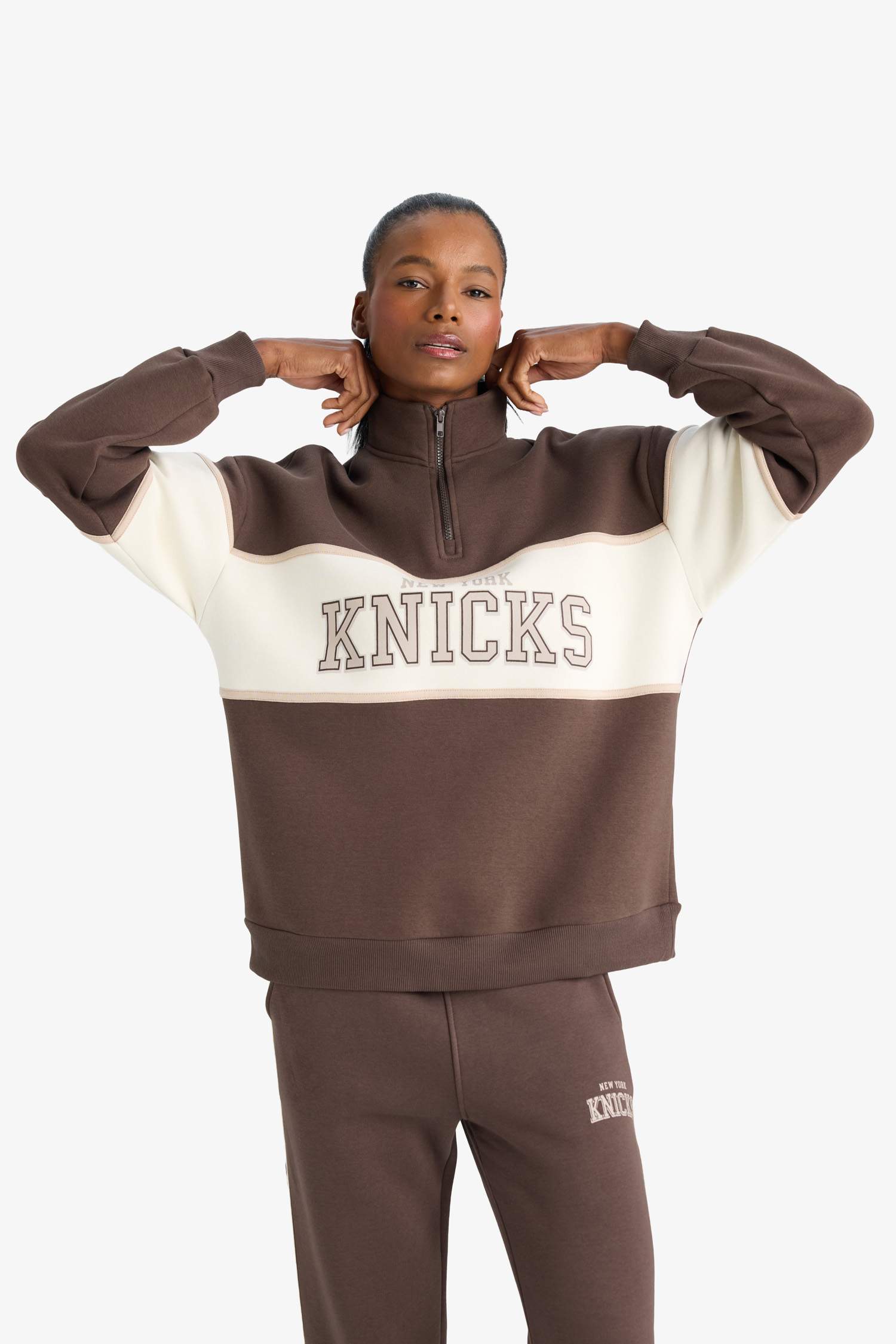 NBA New York Knicks Oversize Geniş Kalıp Yarım Fermuarlı Sporcu Sweatshirt