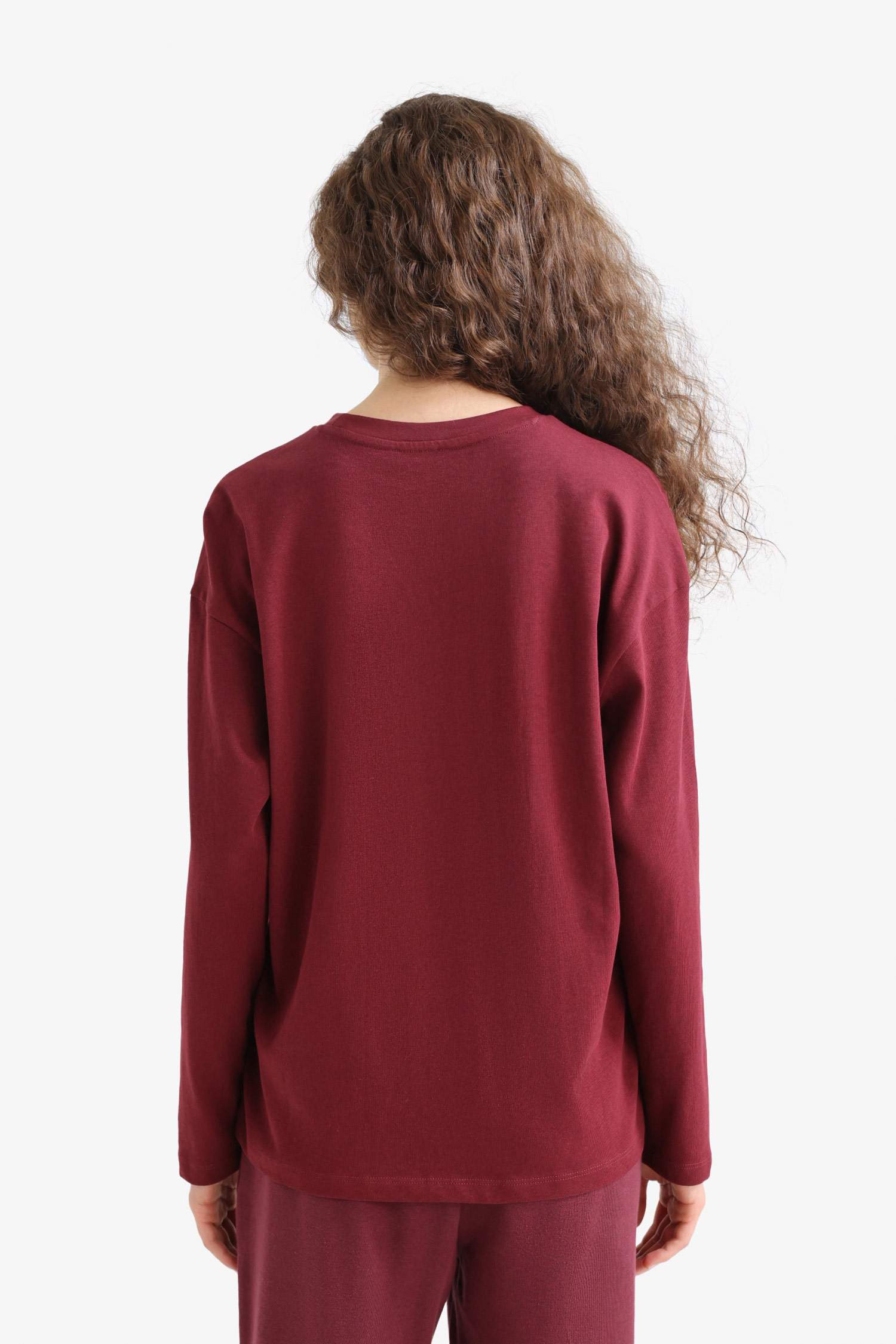 تيشيرت ردن طويل قصة فضفاضة برقبة مستديرة