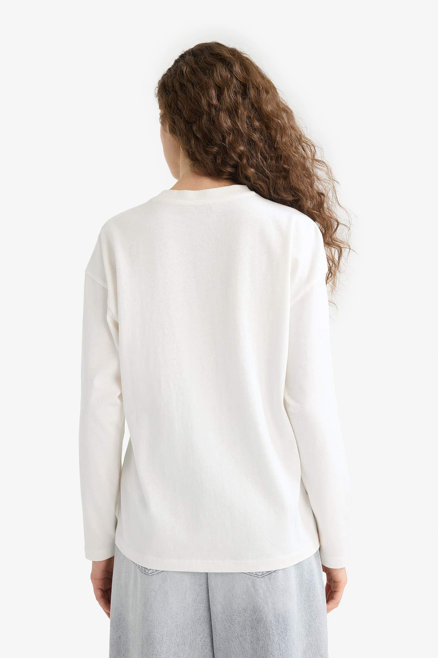 تيشيرت ردن طويل قصة فضفاضة برقبة مستديرة