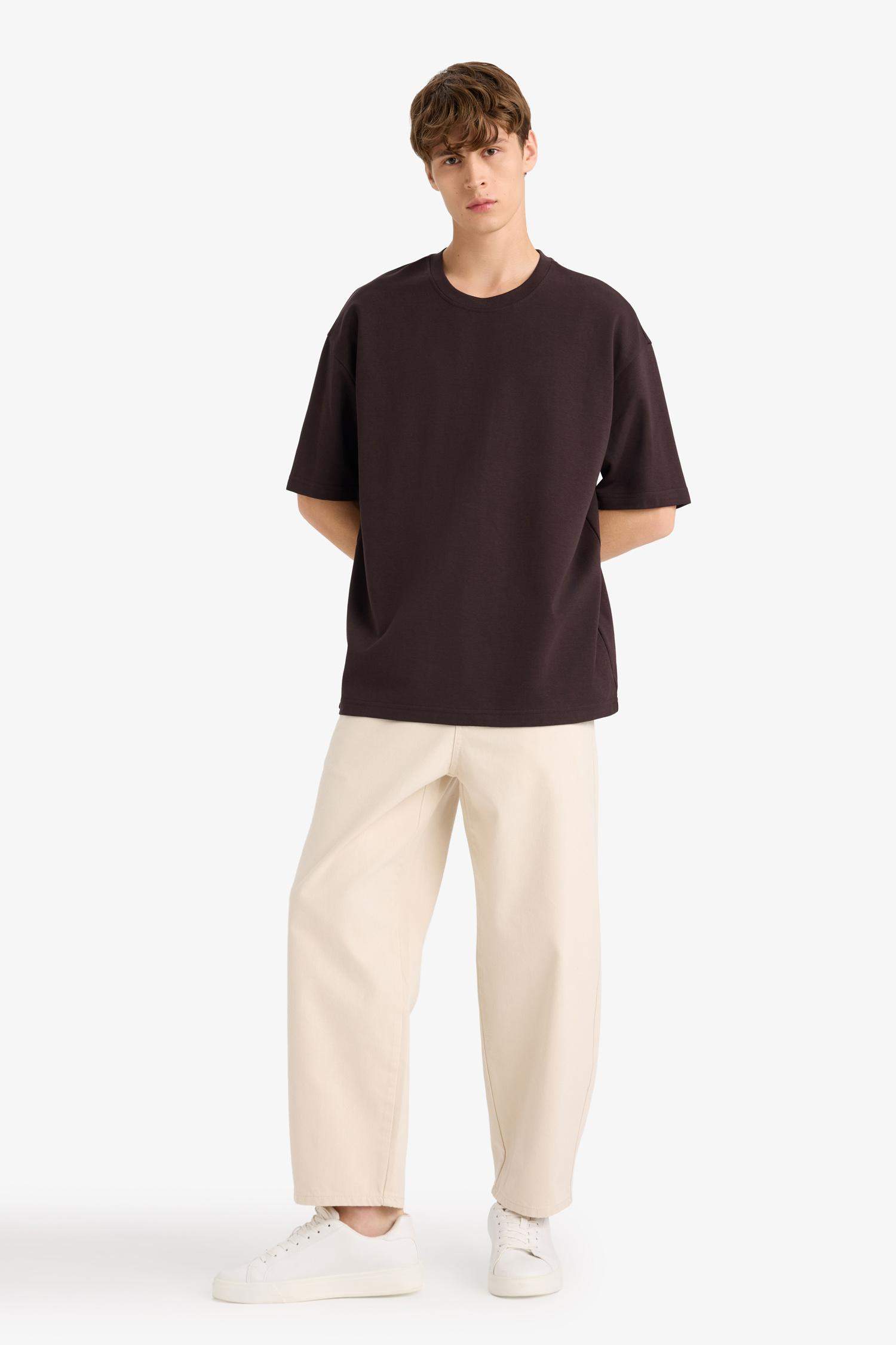 Oversize Geniş Kalıp Bisiklet Yaka Ağır Kumaş Basic Düz Kısa Kollu Tişört