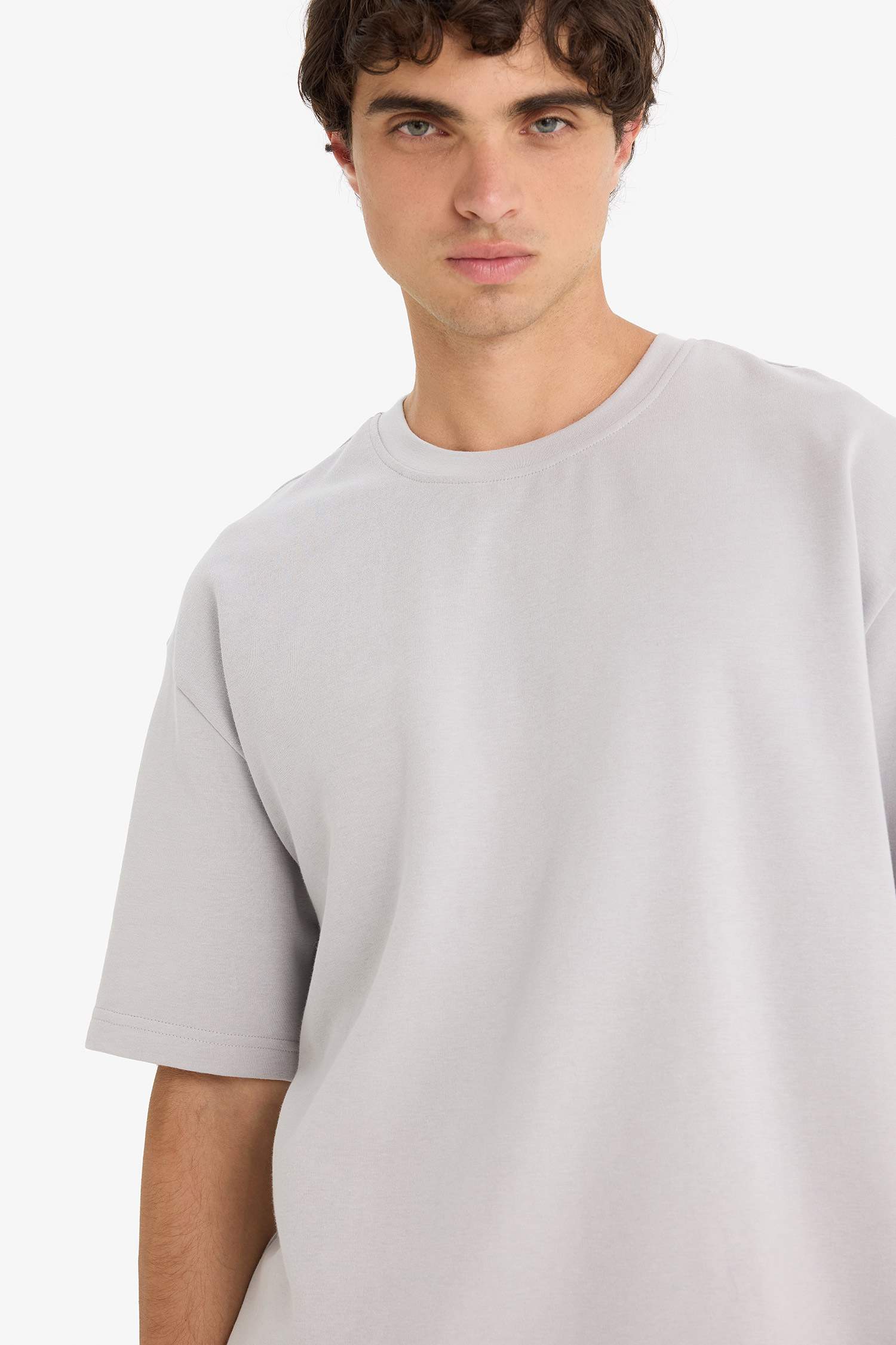 Oversize Geniş Kalıp Bisiklet Yaka Ağır Kumaş Basic Düz Kısa Kollu Tişört