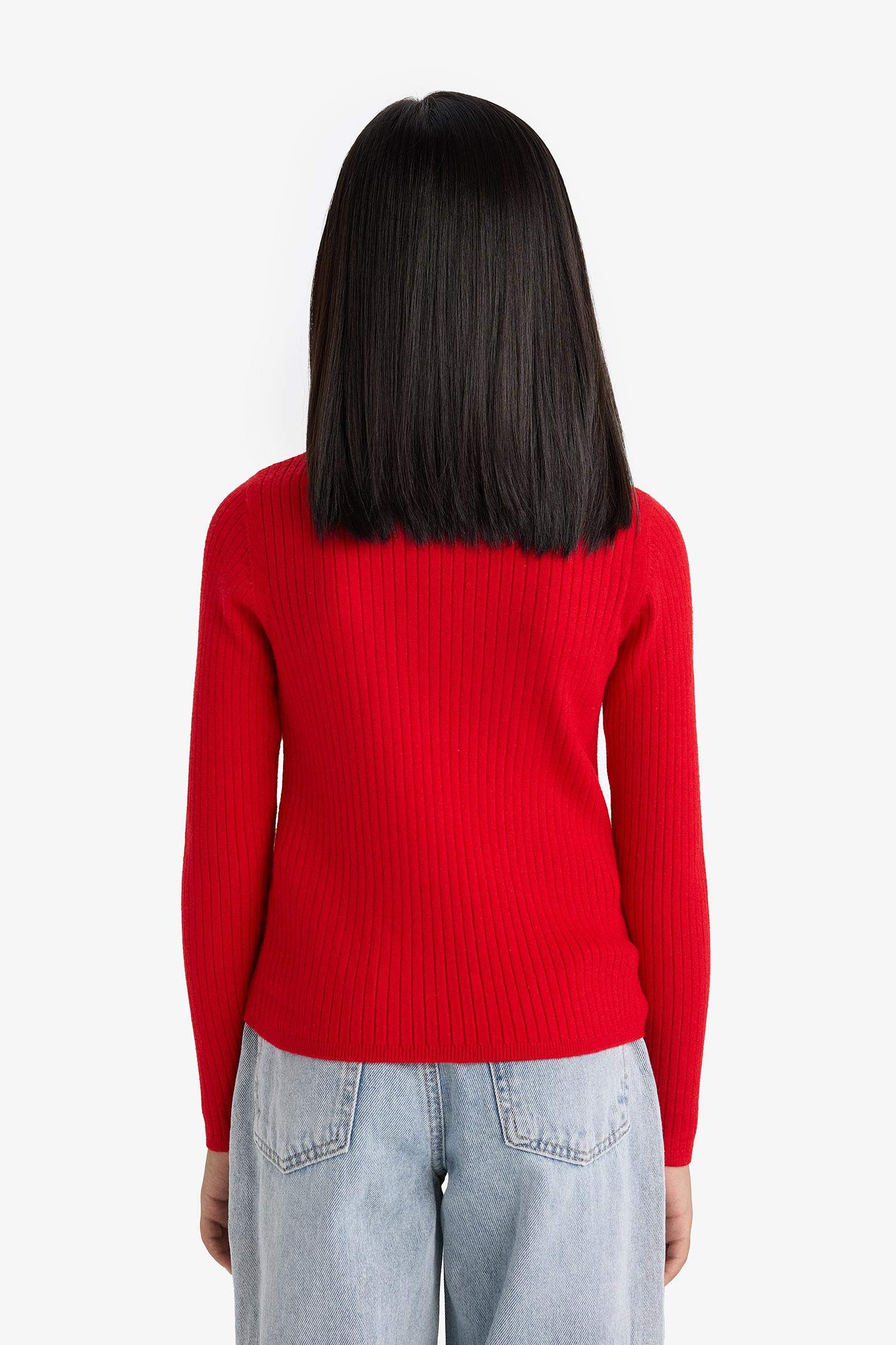 Рибана-свитер для девочки с круглым вырезом и облегающим кроем