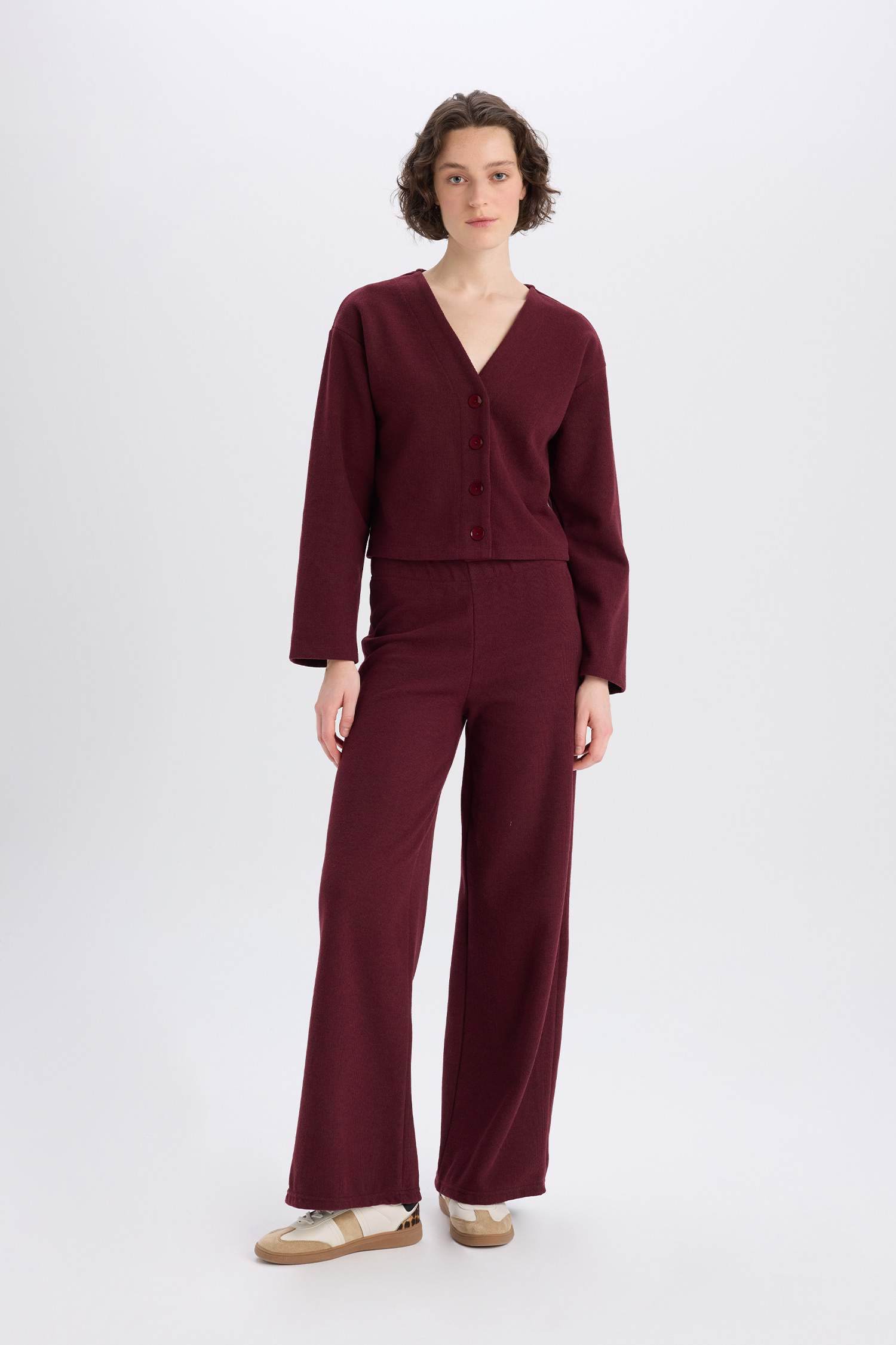 2'li Takım V Yaka Düğmeli Hırka Beli Lastikli Geniş Paça Pantolon