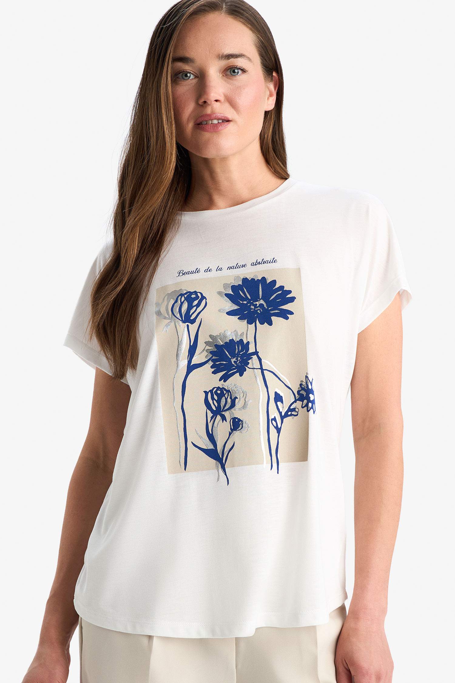 Bisiklet Yaka Çiçekli Kısa Kollu Tişört