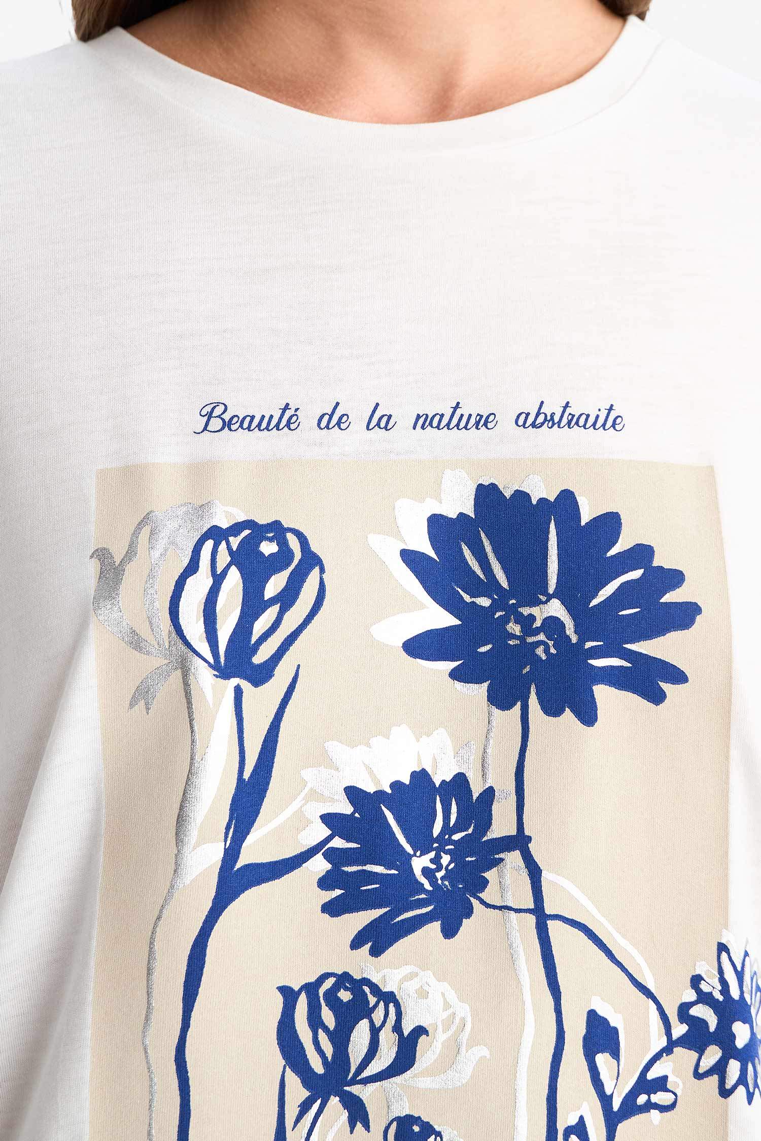 Bisiklet Yaka Çiçekli Kısa Kollu Tişört