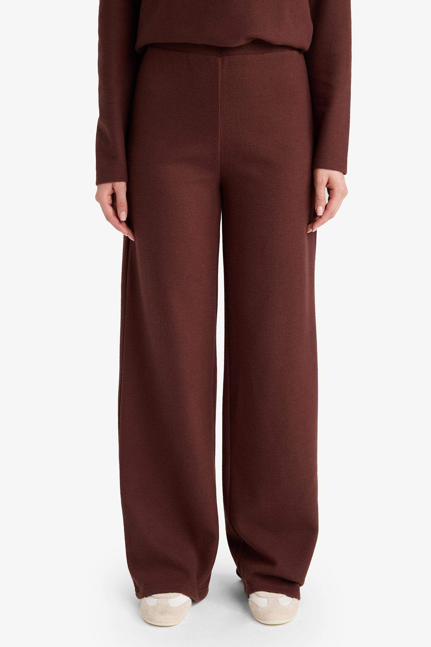 Прямой крой из селаниковой ткани штаны