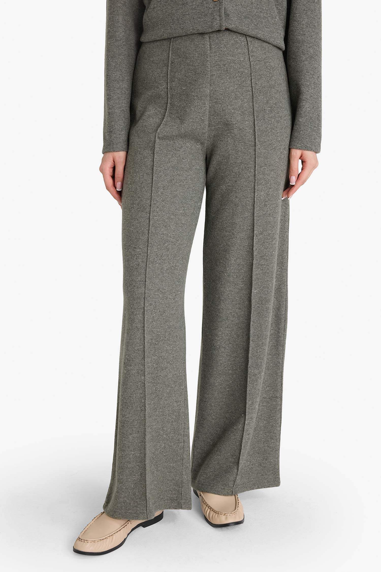 بنطرون وايد ليج برجل عادي