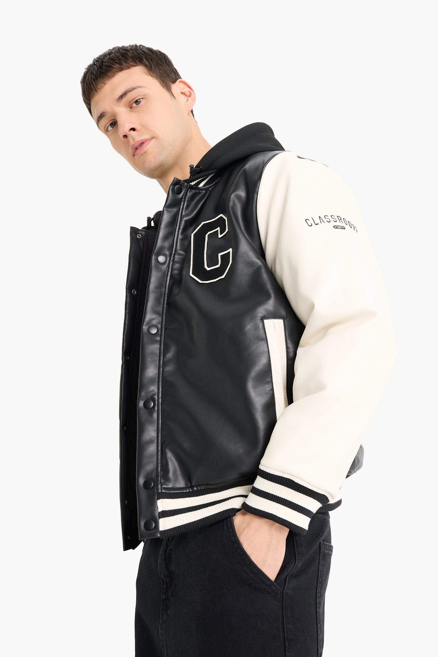 Su İtici Regular Fit Kolej Yaka Kapüşonlu İç Cepli Nakışlı Cepli Suni Deri Bomber Ceket Mont