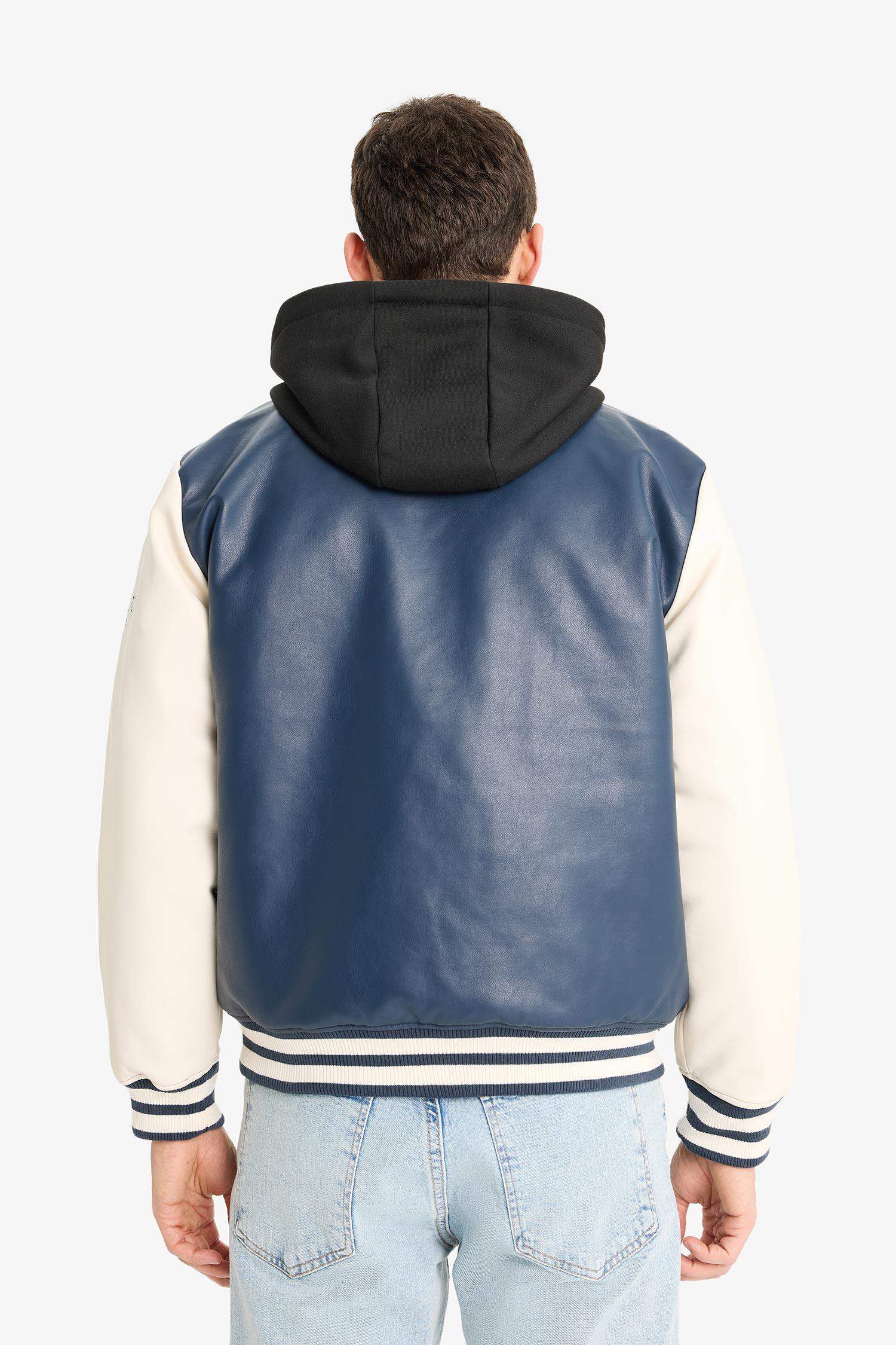 جاكيت بومبر جلد صناعي مطرز قصة عادية بياقة كوليج