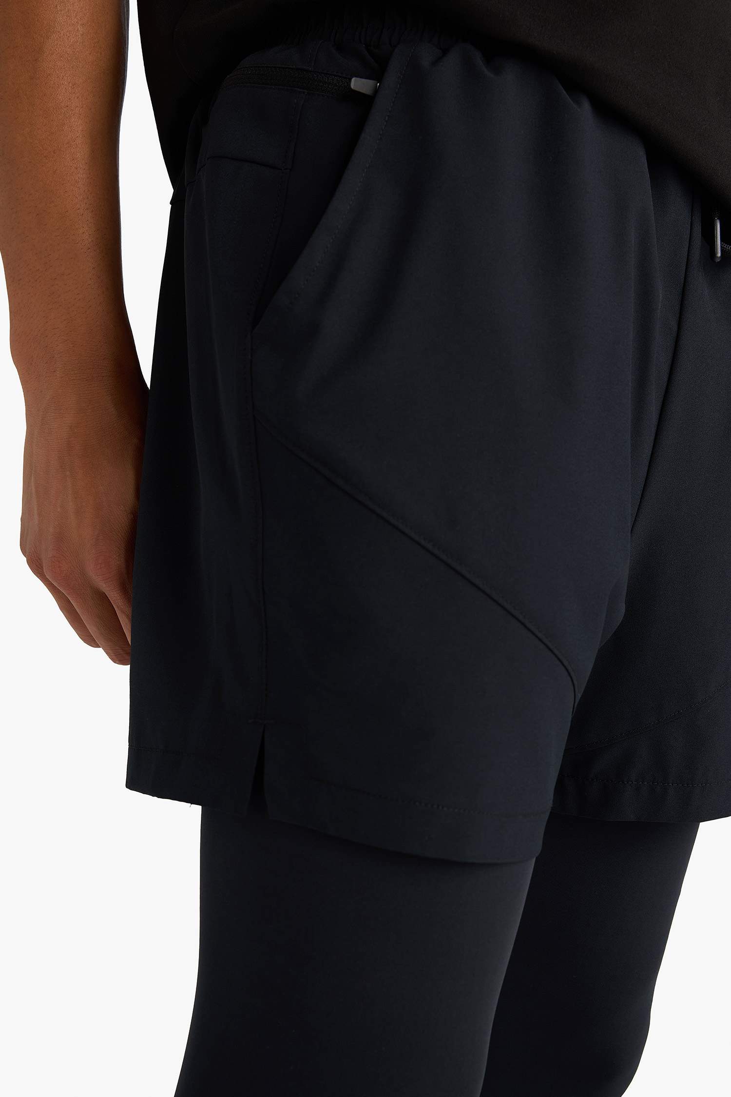 DeFactoFit Slim Fit Dar Kesim Sporcu Standart Paça İçi Taytlı Dokuma Şort