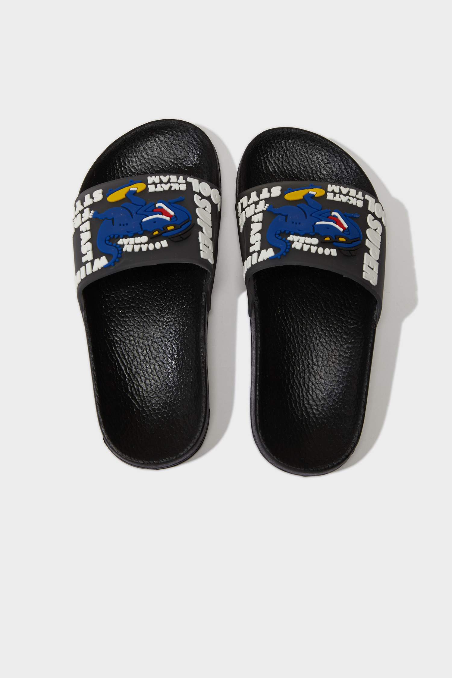 Erkek Çocuk Desenli Yüksek Taban Terlik