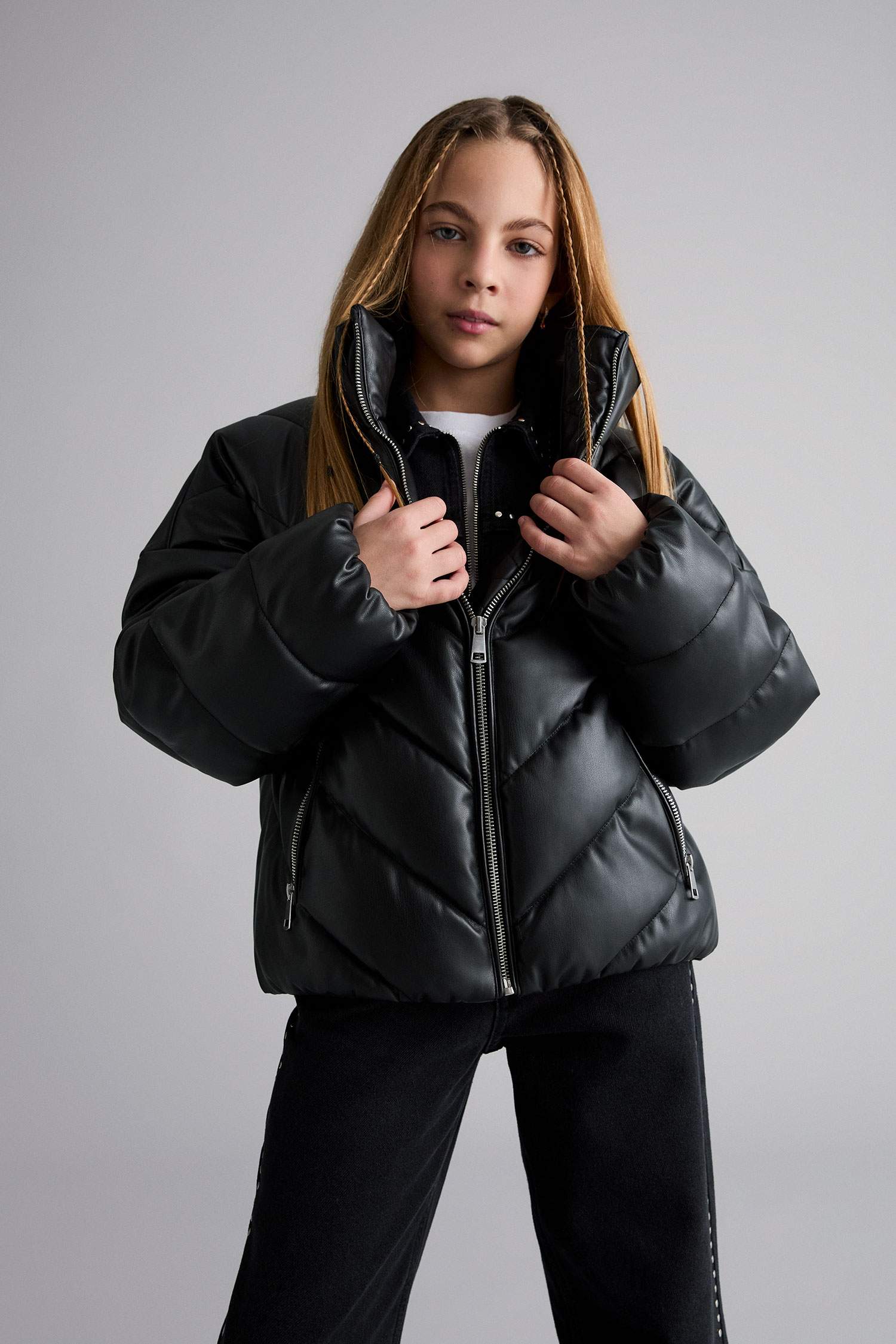 Kız Çocuk Dik Yaka Fermuarlı Şişme Mont 