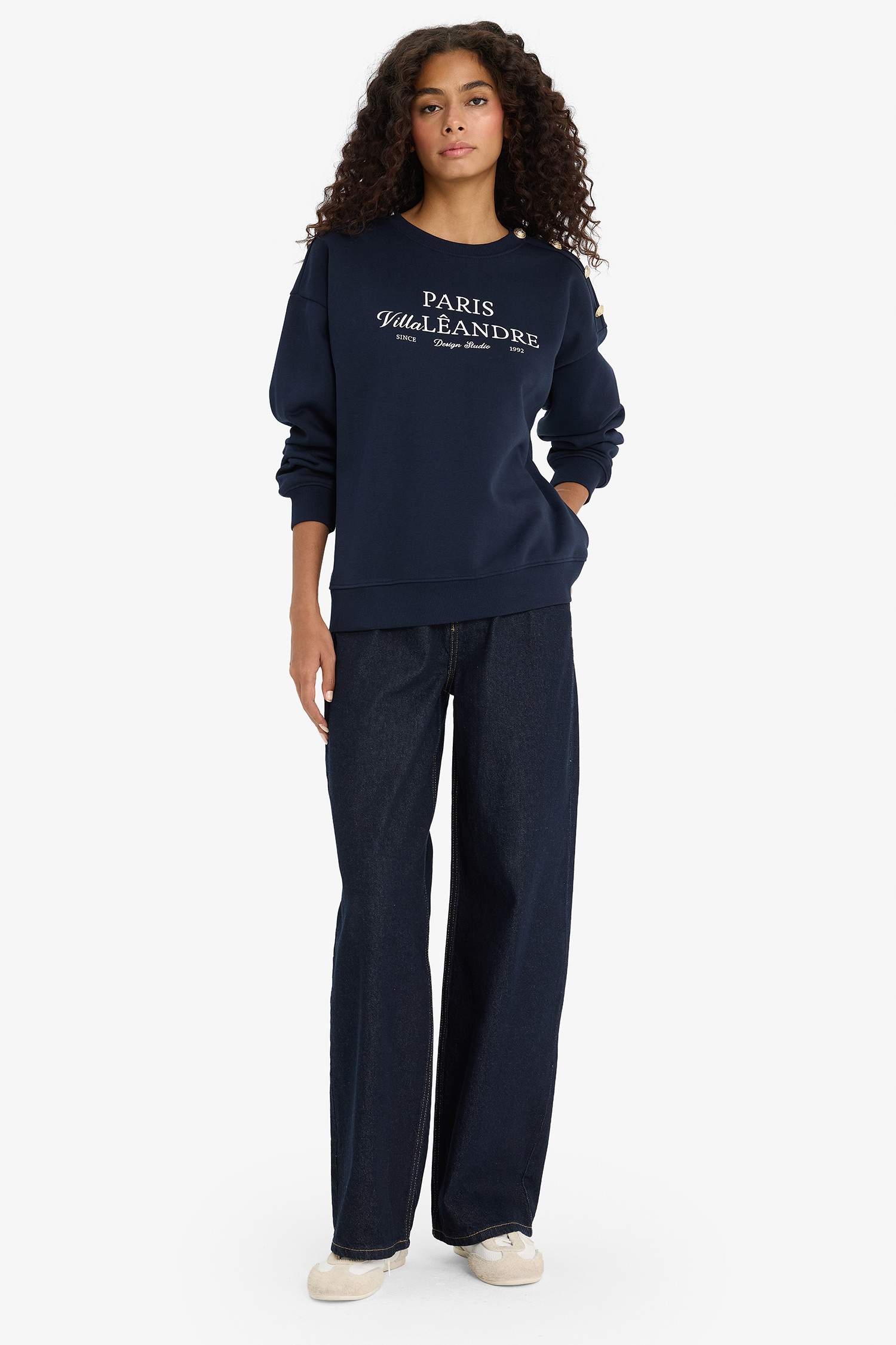 سويت شيرت مطبوع قصة مريحة برقبة مستديرة