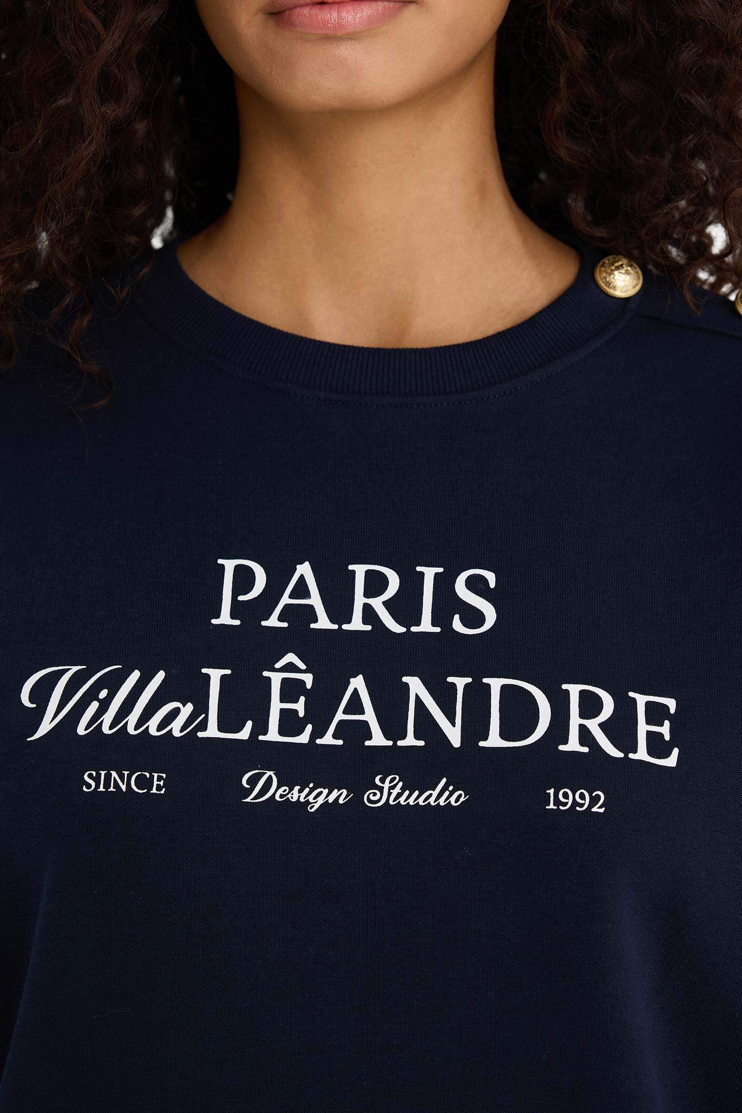 سويت شيرت مطبوع قصة مريحة برقبة مستديرة