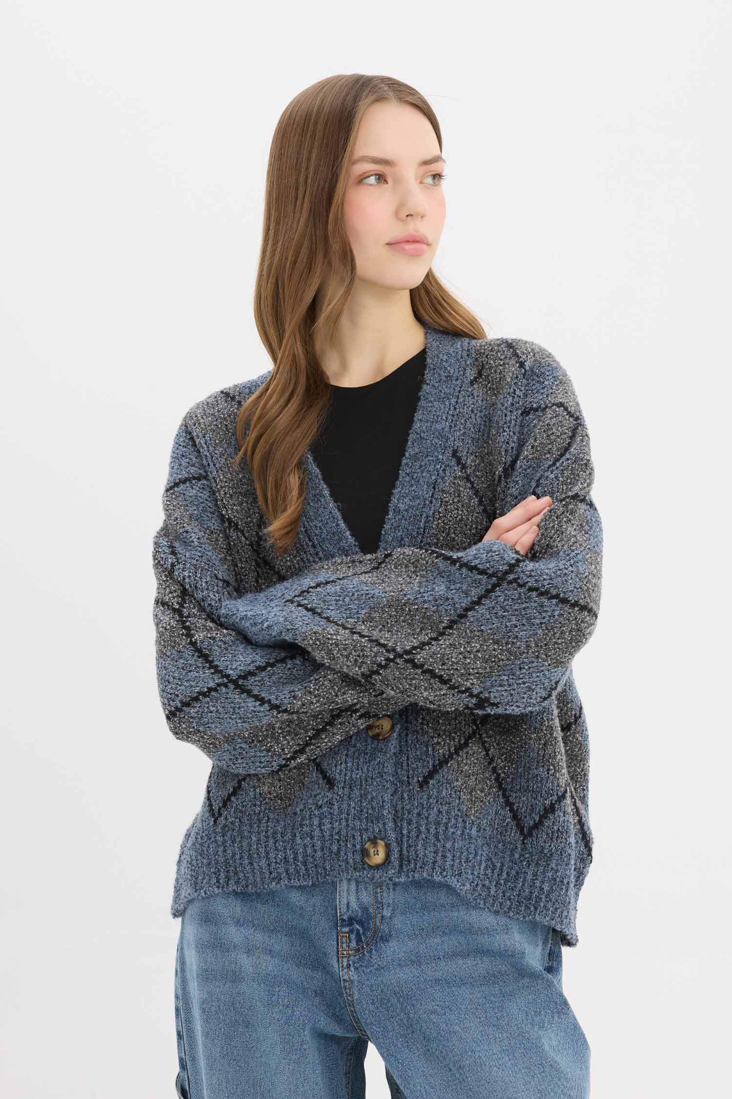 Regular Fit V Yaka Baklava Desen Düğmeli Triko Hırka