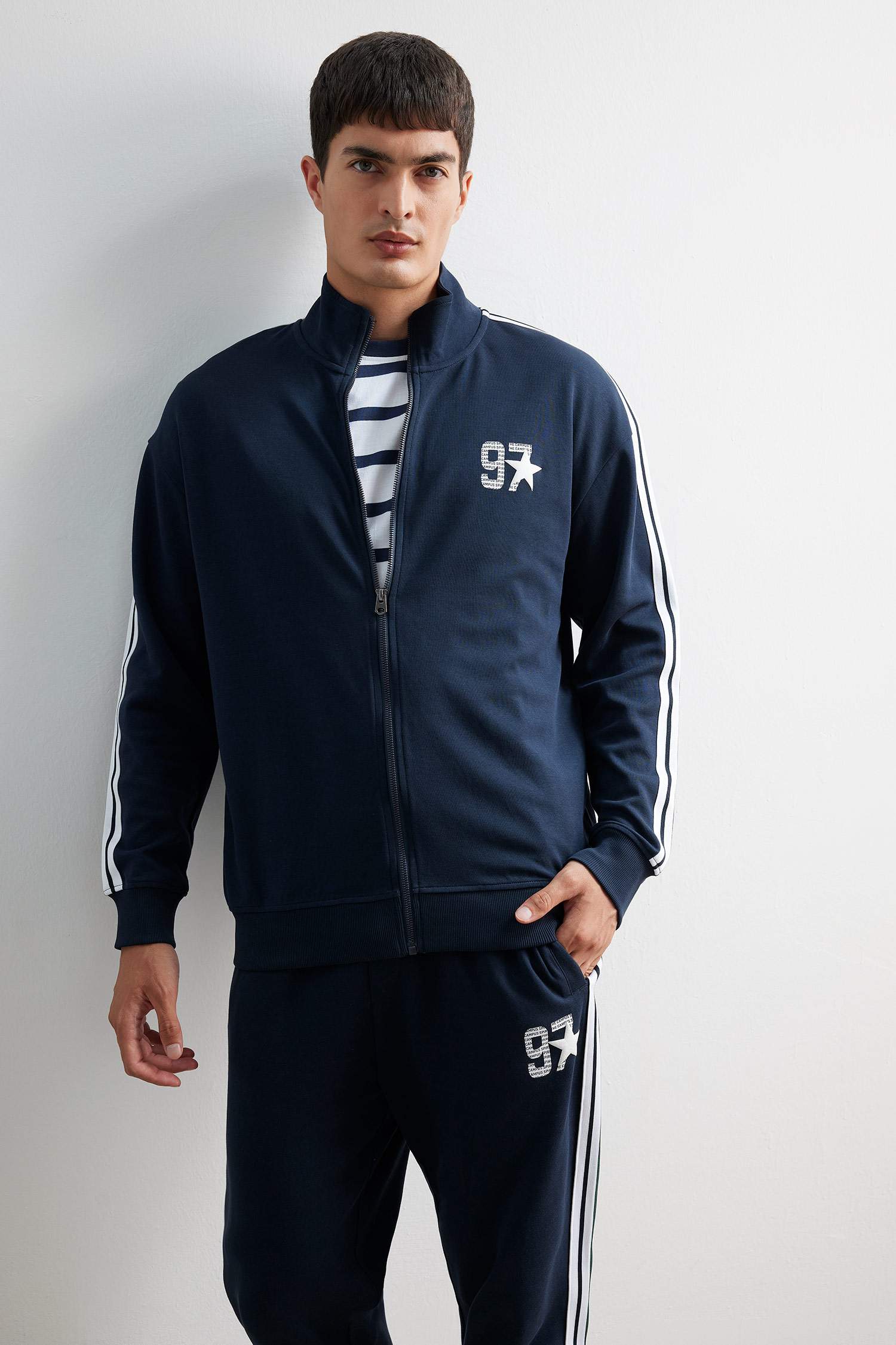 Boxy Fit Dik Yaka Baskılı Fermuarlı Sweatshirt