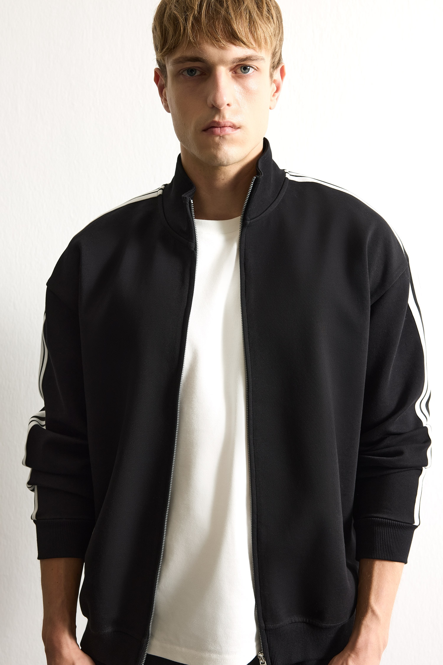 DeFacto Boxy Fit Dik Yaka Sweatshirt görsel 3