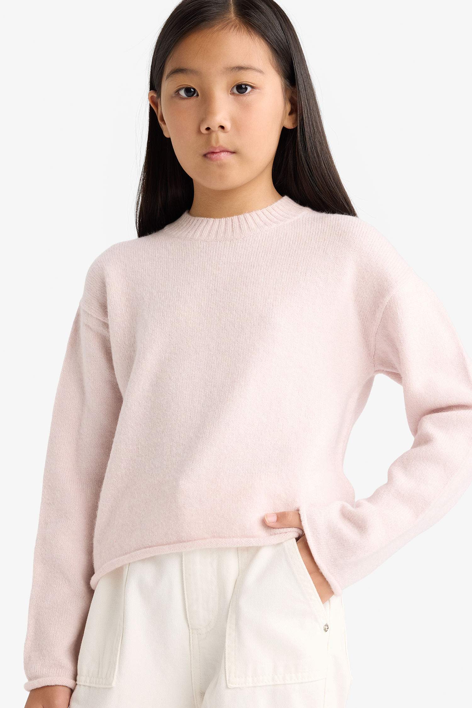 بلوفر بناتي قصة عادية برقبة مستديرة