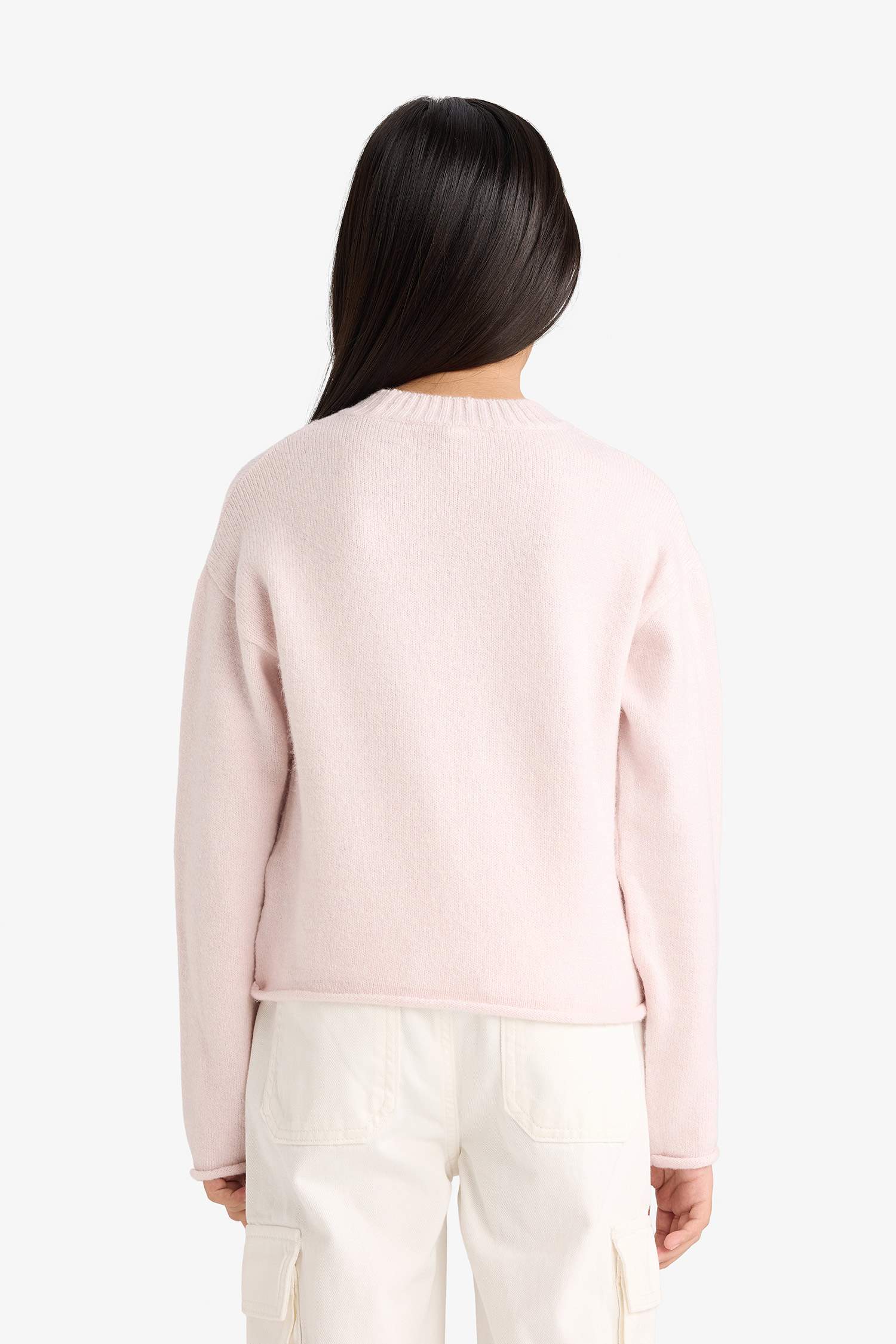 بلوفر بناتي قصة عادية برقبة مستديرة