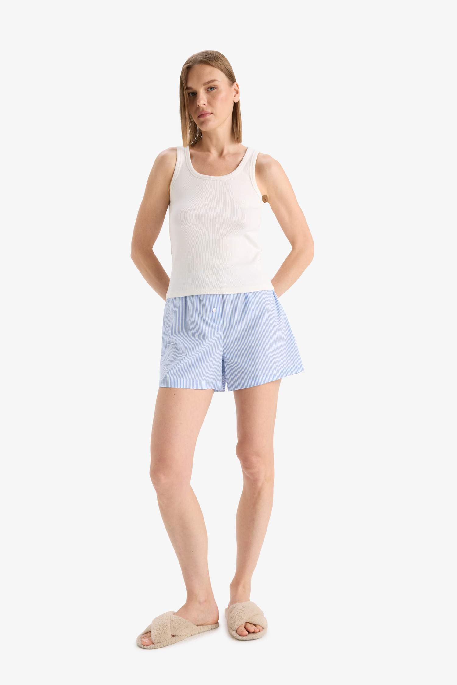 فانيلة مضلع قصة عادية من Fall in Love