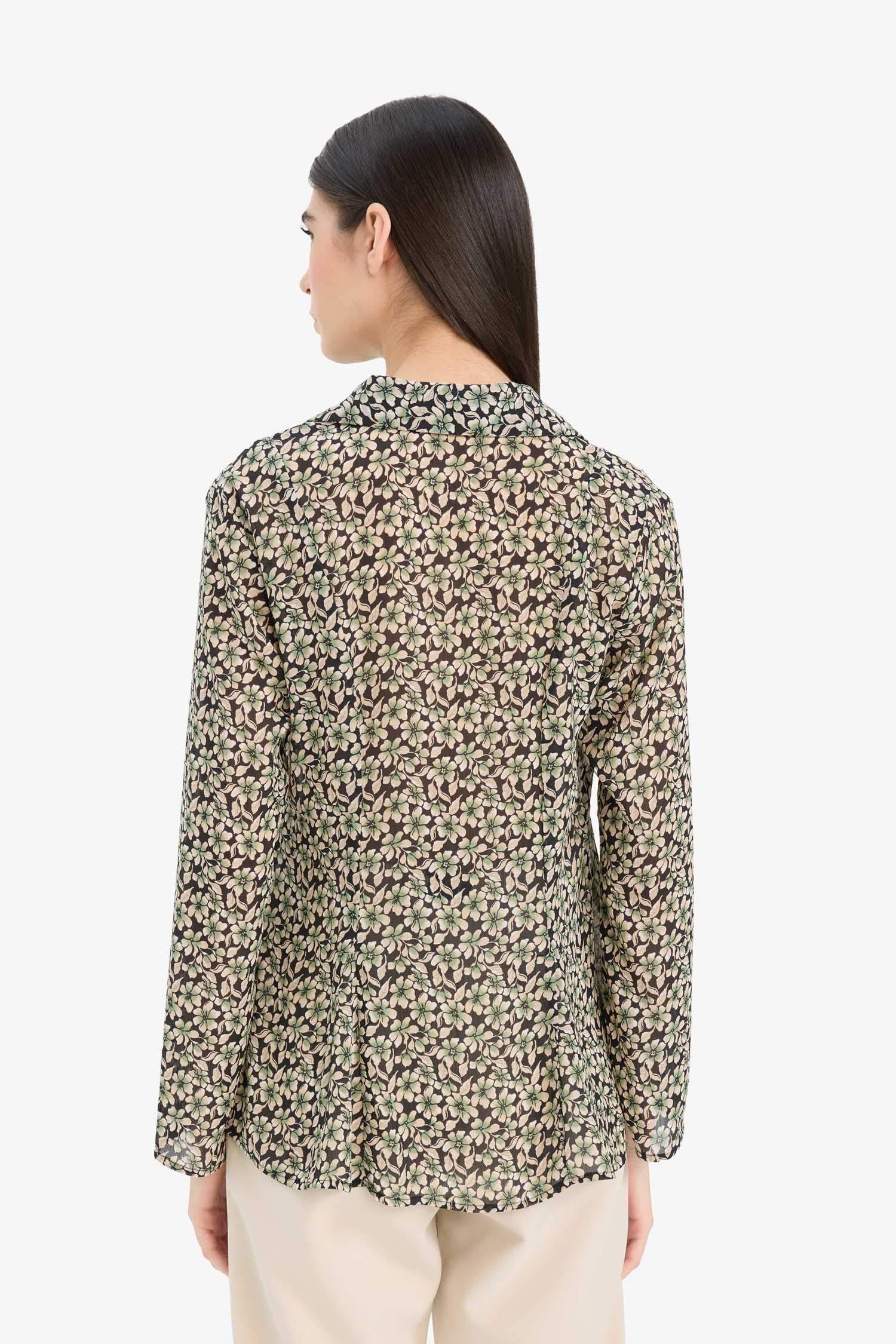 Chemise ajustée fleurie en mousseline à manches longues