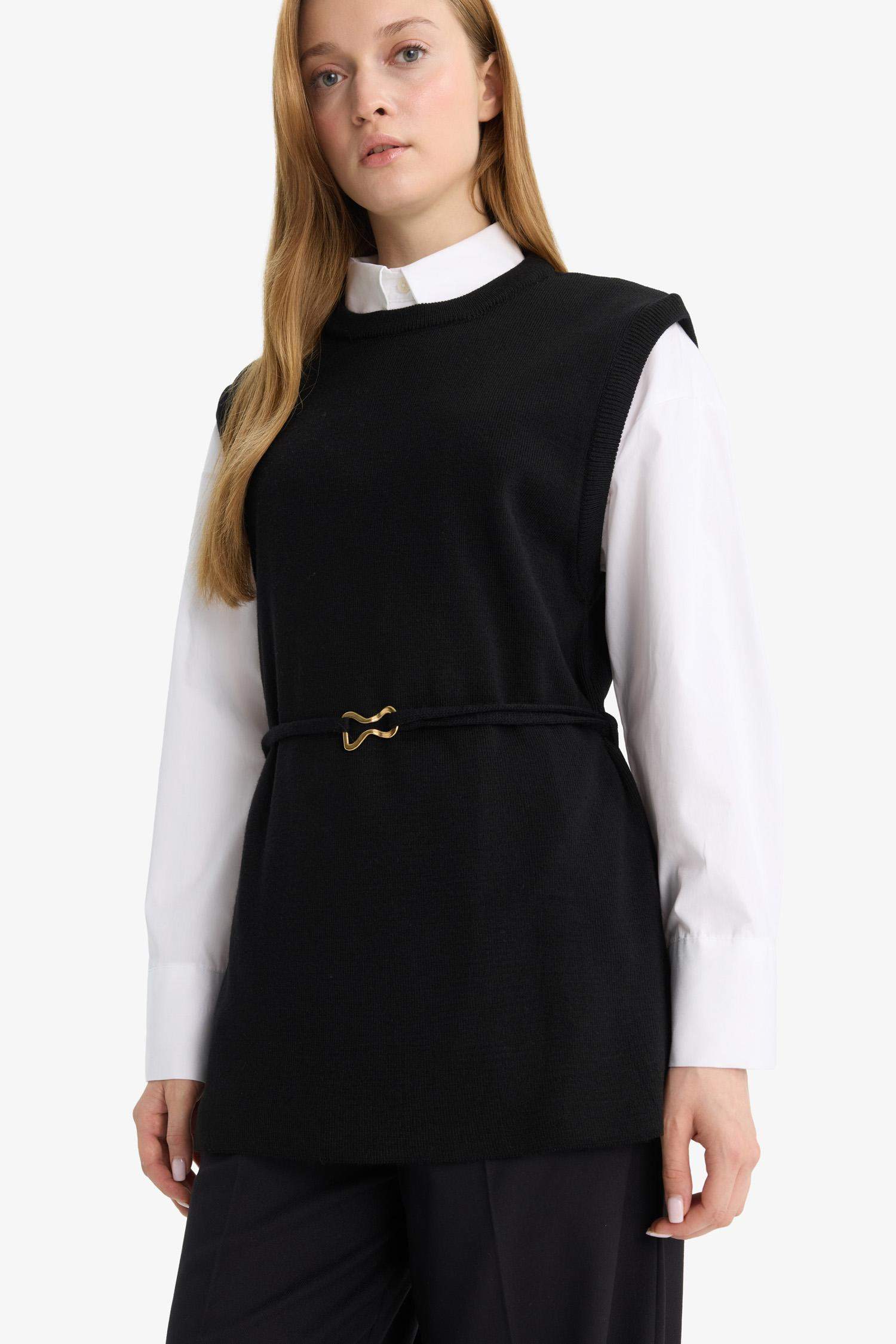 Bisiklet Yaka Kemer Detaylı Triko Süveter