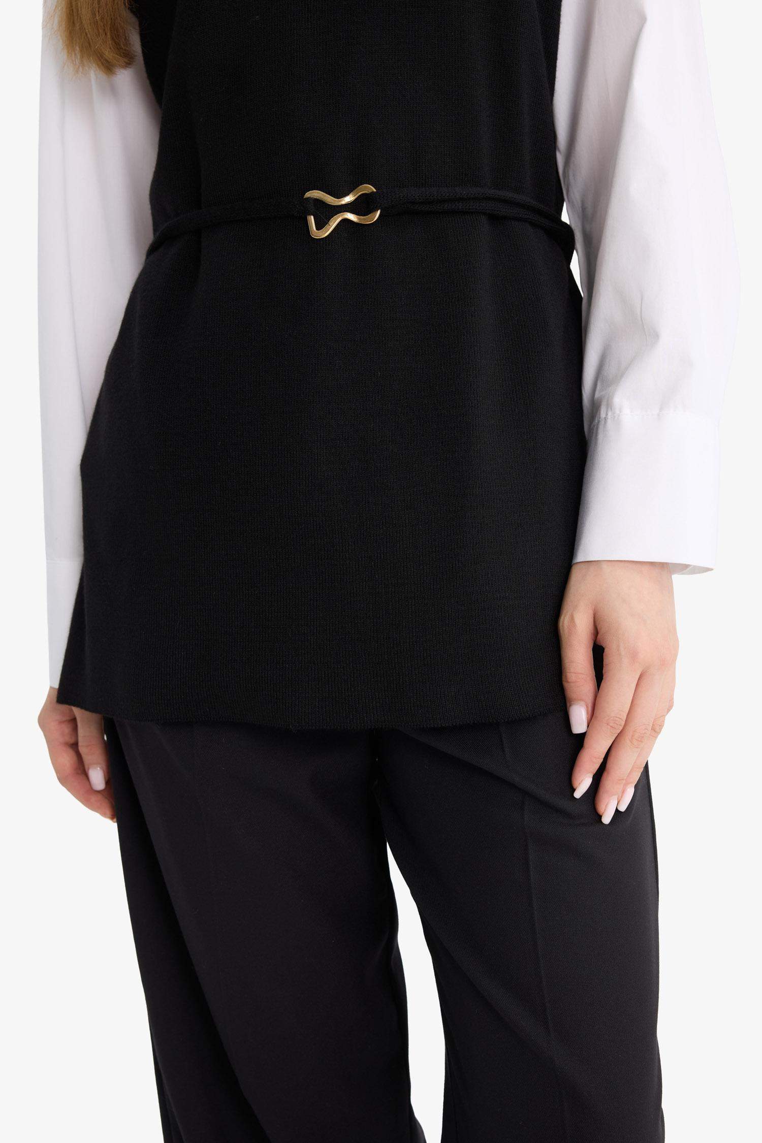 Bisiklet Yaka Kemer Detaylı Triko Süveter