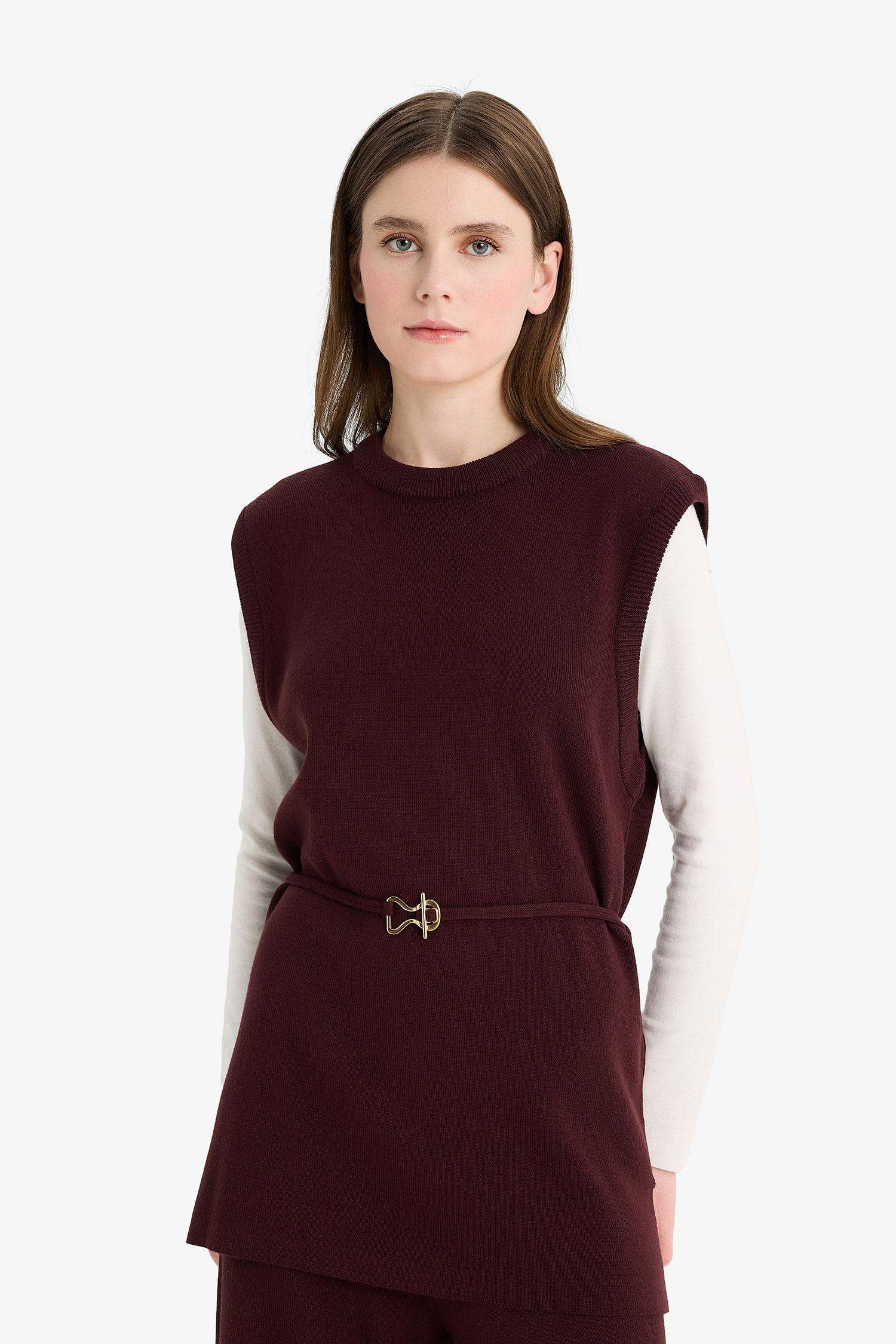 Crew Neck Belt Detail Knit Vest