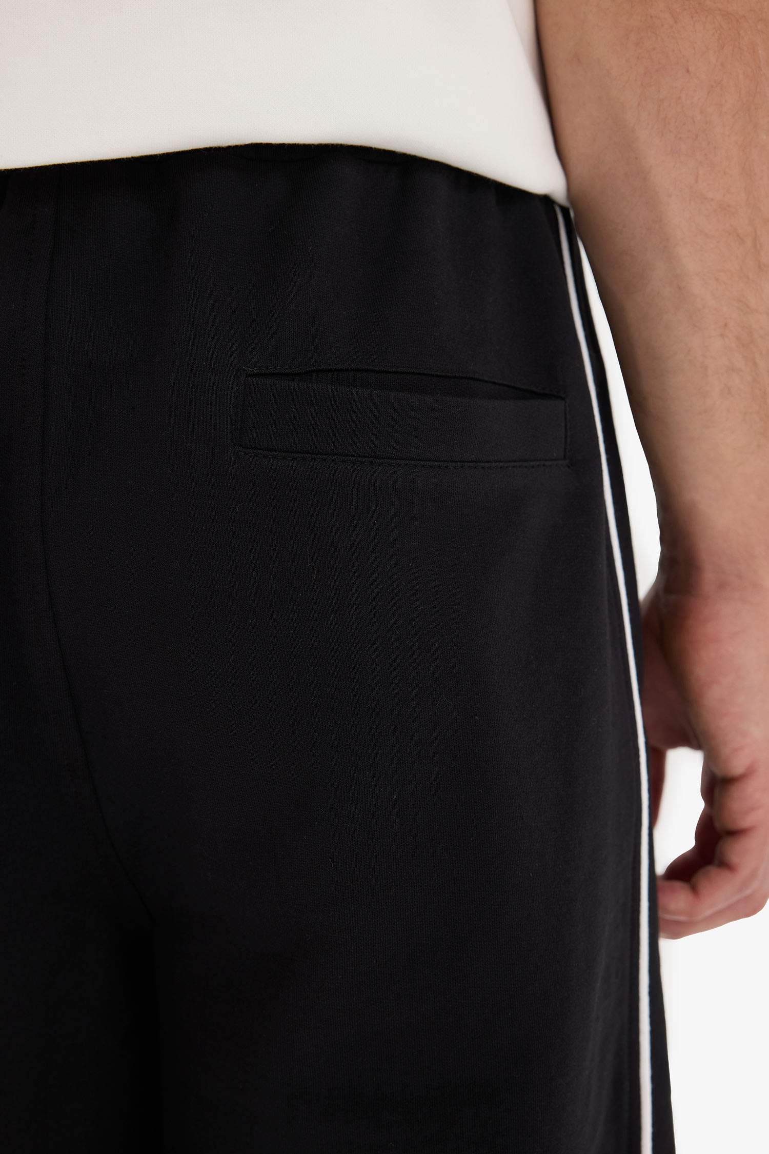 Baggy Fit Thin Sweatshirt Fabric Regular Hem Shorts