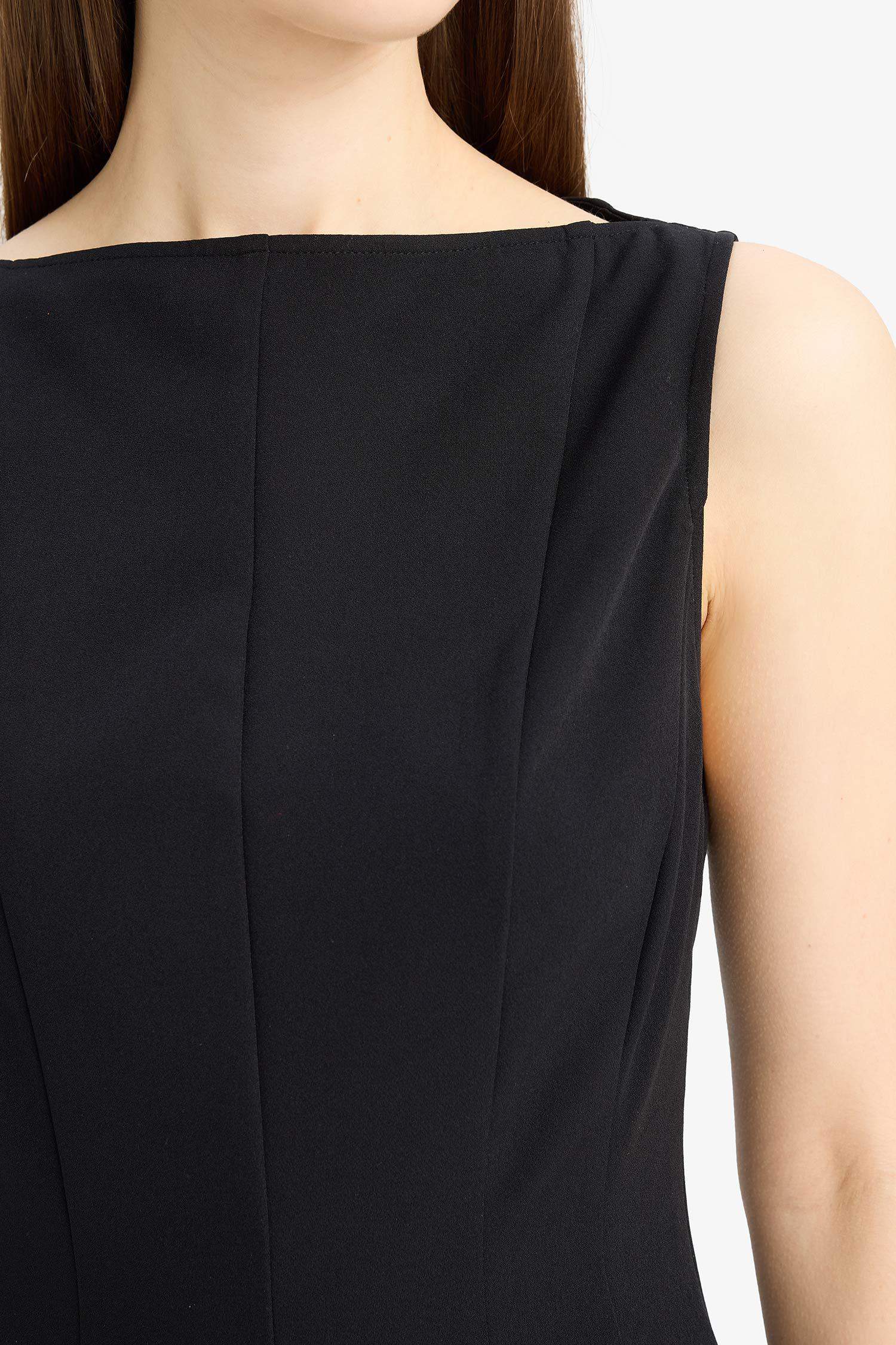 Kayık Yaka Basic Düz Kolsuz Mini Elbise