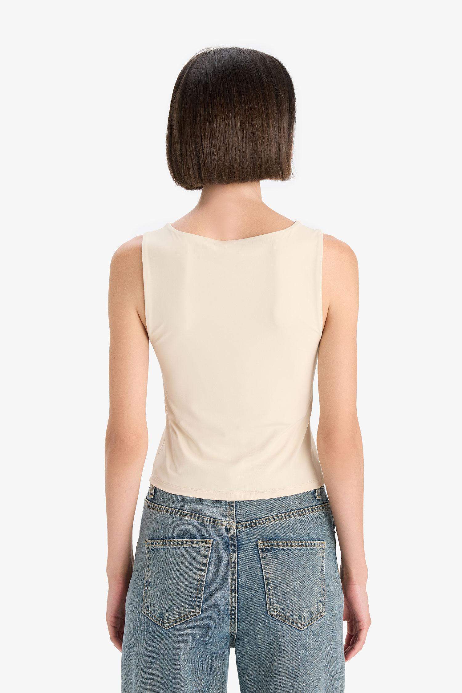 تانك توب سليم فيت بيزك سادة بياقة مربعة