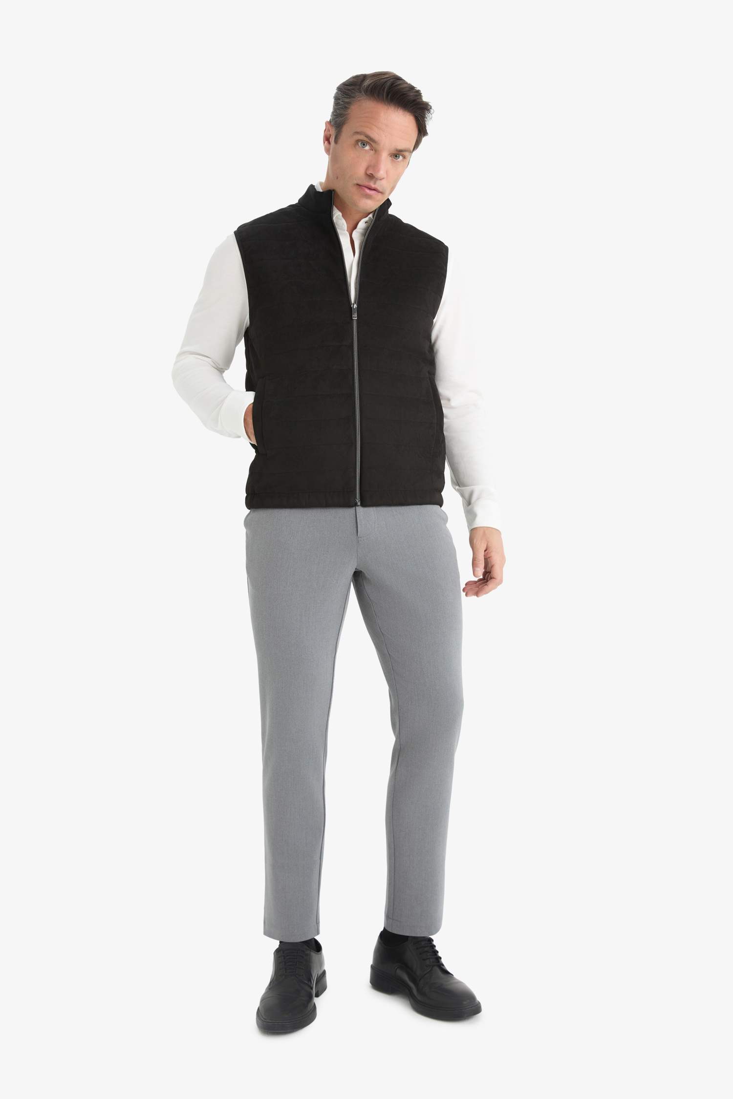 Slim Fit Dar Kesim Dik Yaka Astarlı Fermuarlı Cepli Mevsimlik Baharlık Süet Yelek